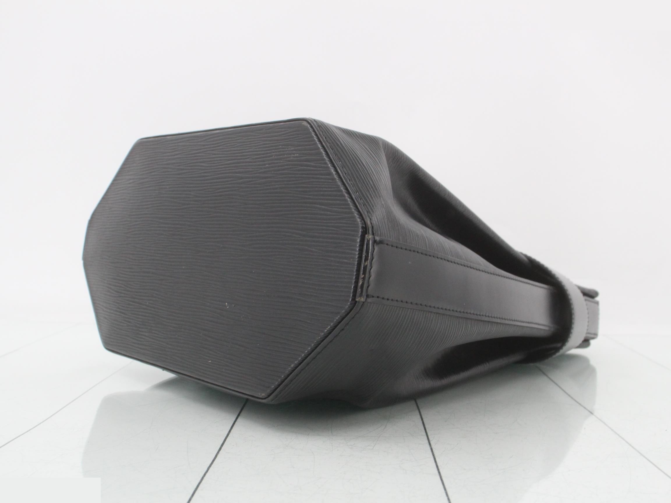 Epi Sac Depaule Noir Shoulder Bag — view 6