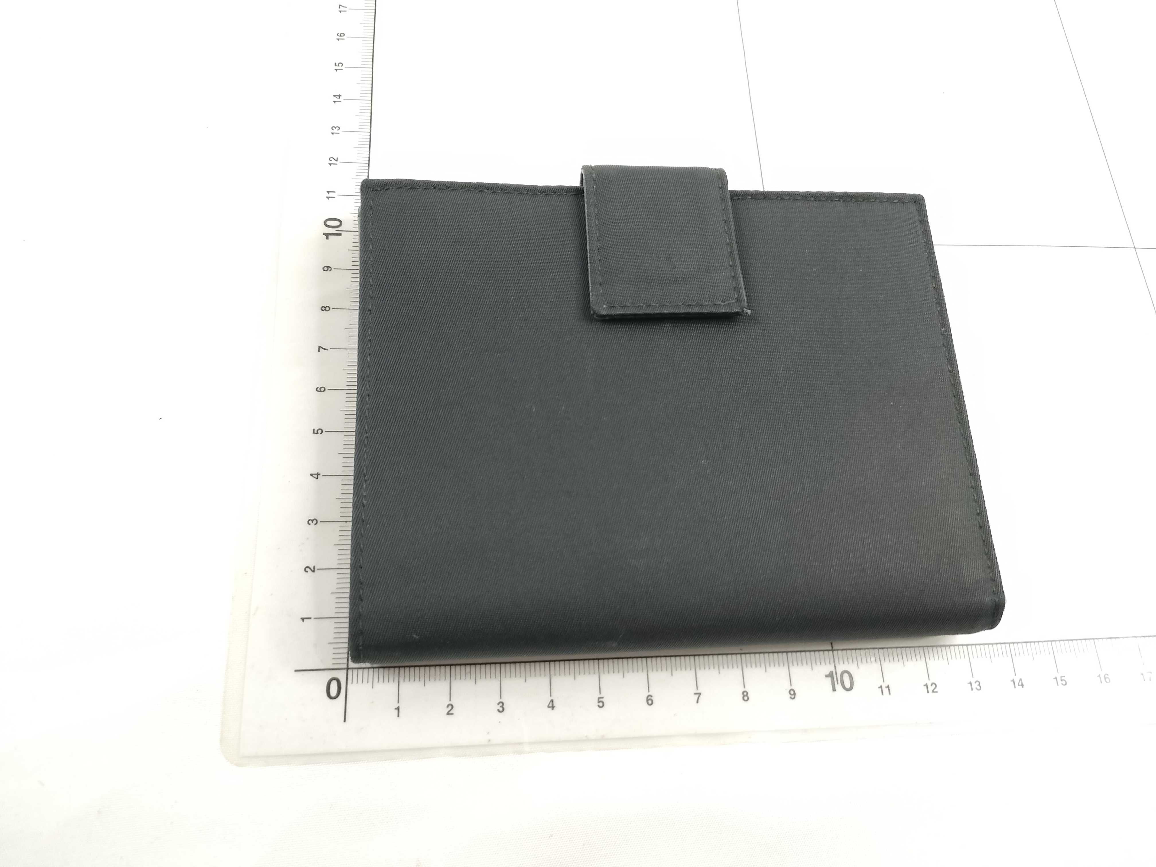 folding wallet with triangle logo, black. — view 2