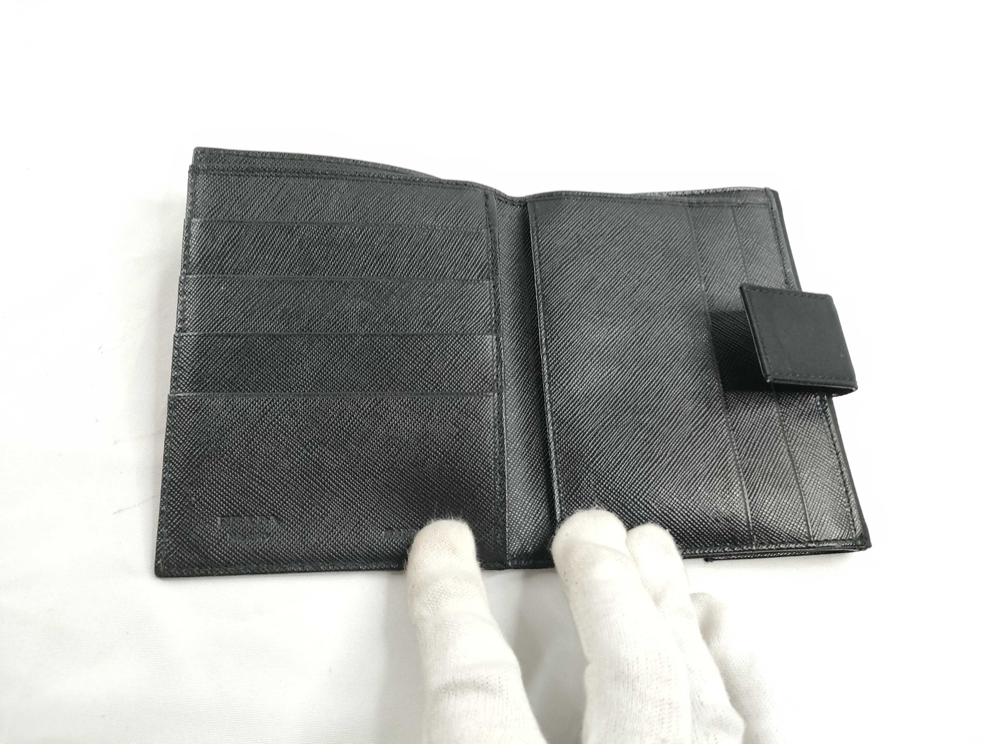 folding wallet with triangle logo, black. — view 8