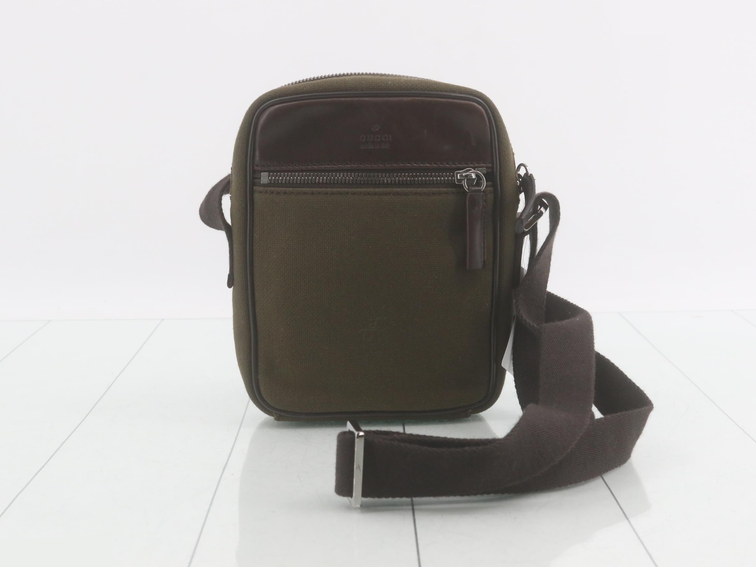 Canvas shoulder bag
