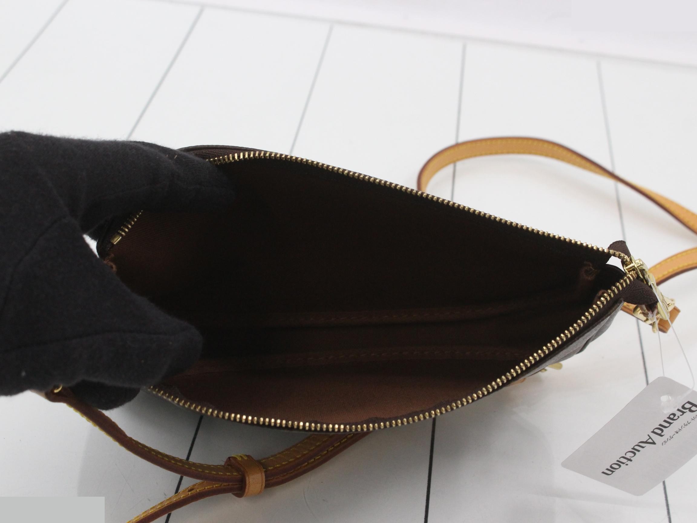 Pochette Accessoires (old model) with shoulder strap — view 3