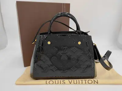 Vernis Montaigne Shoulder Bag