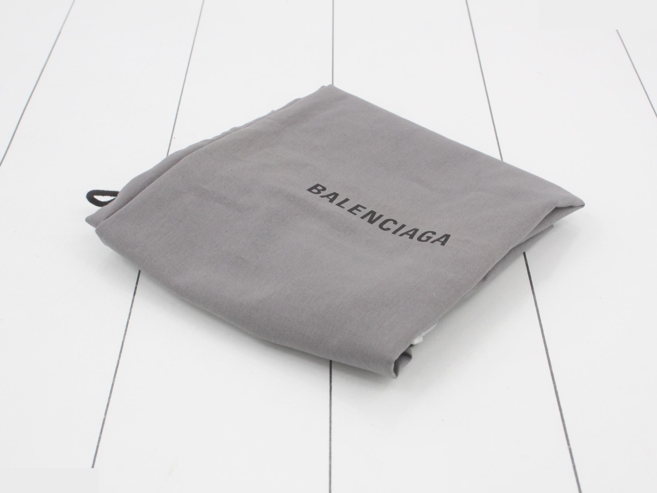 Unused dust bag — view 7
