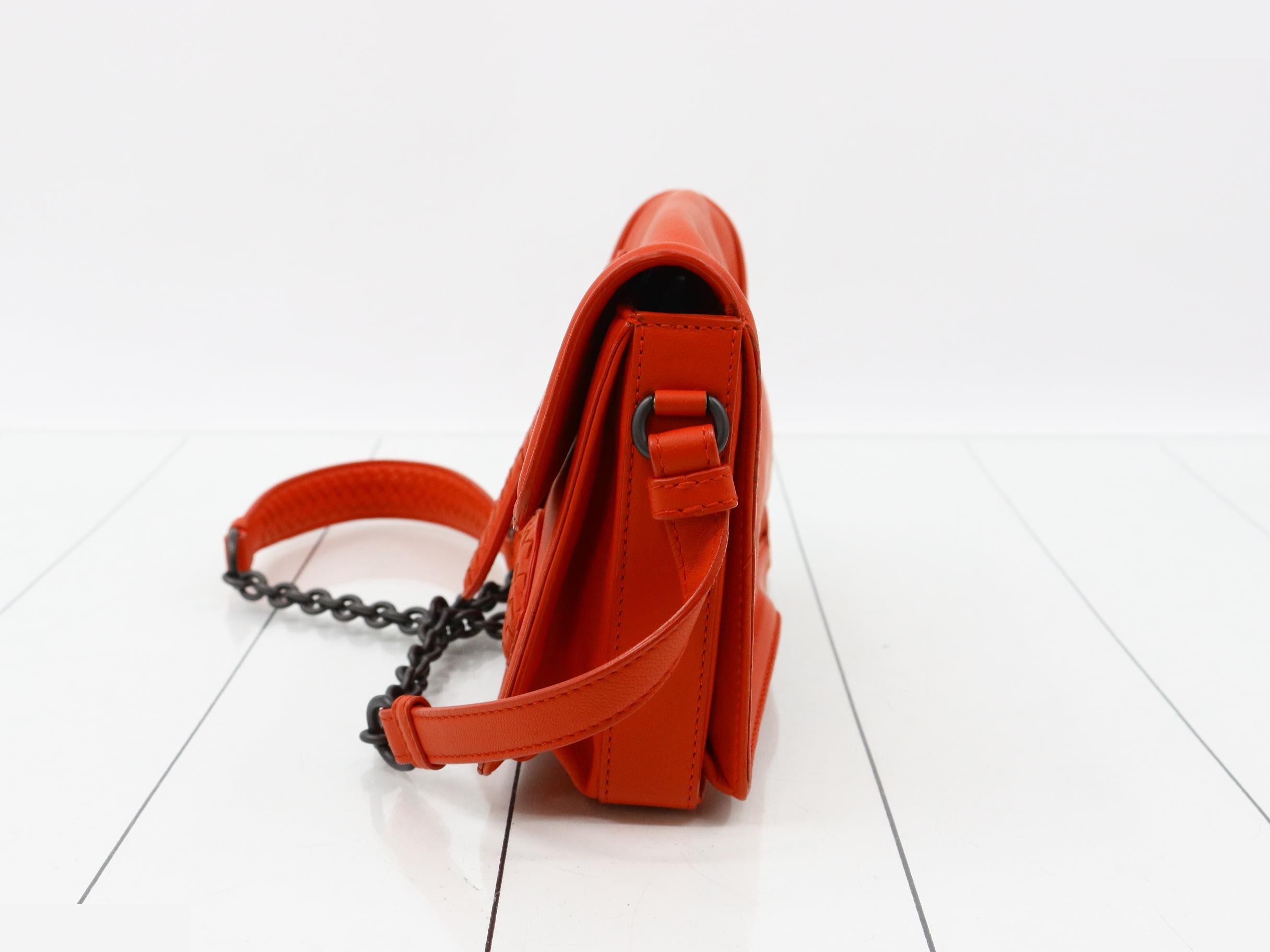 Intrecciato Shoulder Bag, Leather, Red — view 3