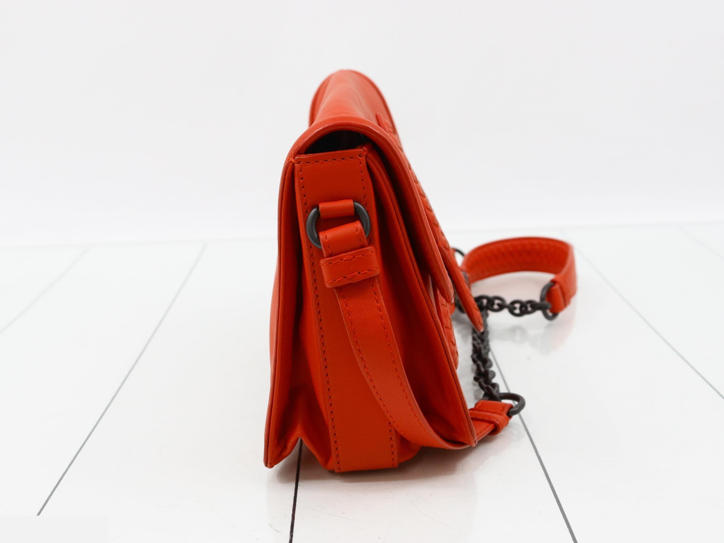 Intrecciato Shoulder Bag, Leather, Red — view 4