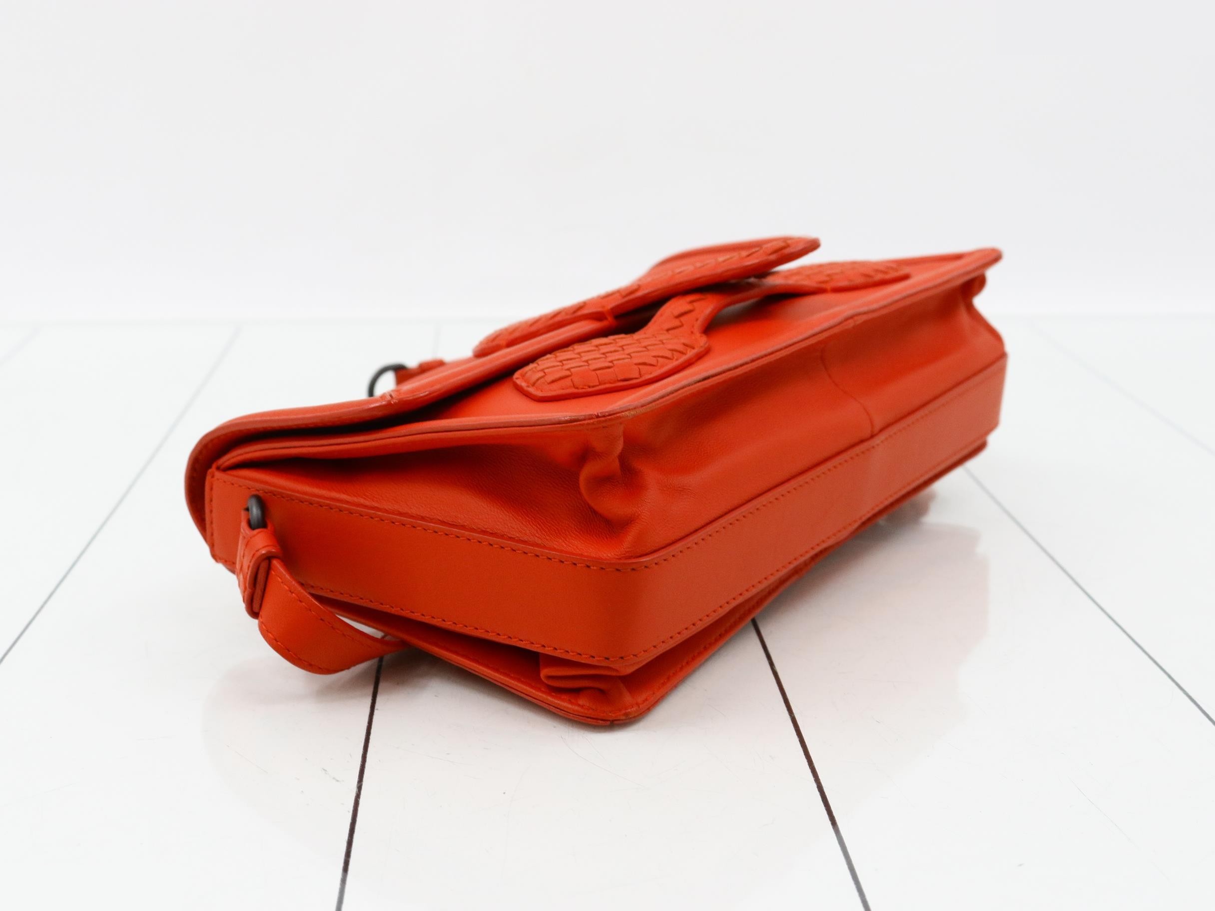 Intrecciato Shoulder Bag, Leather, Red — view 5