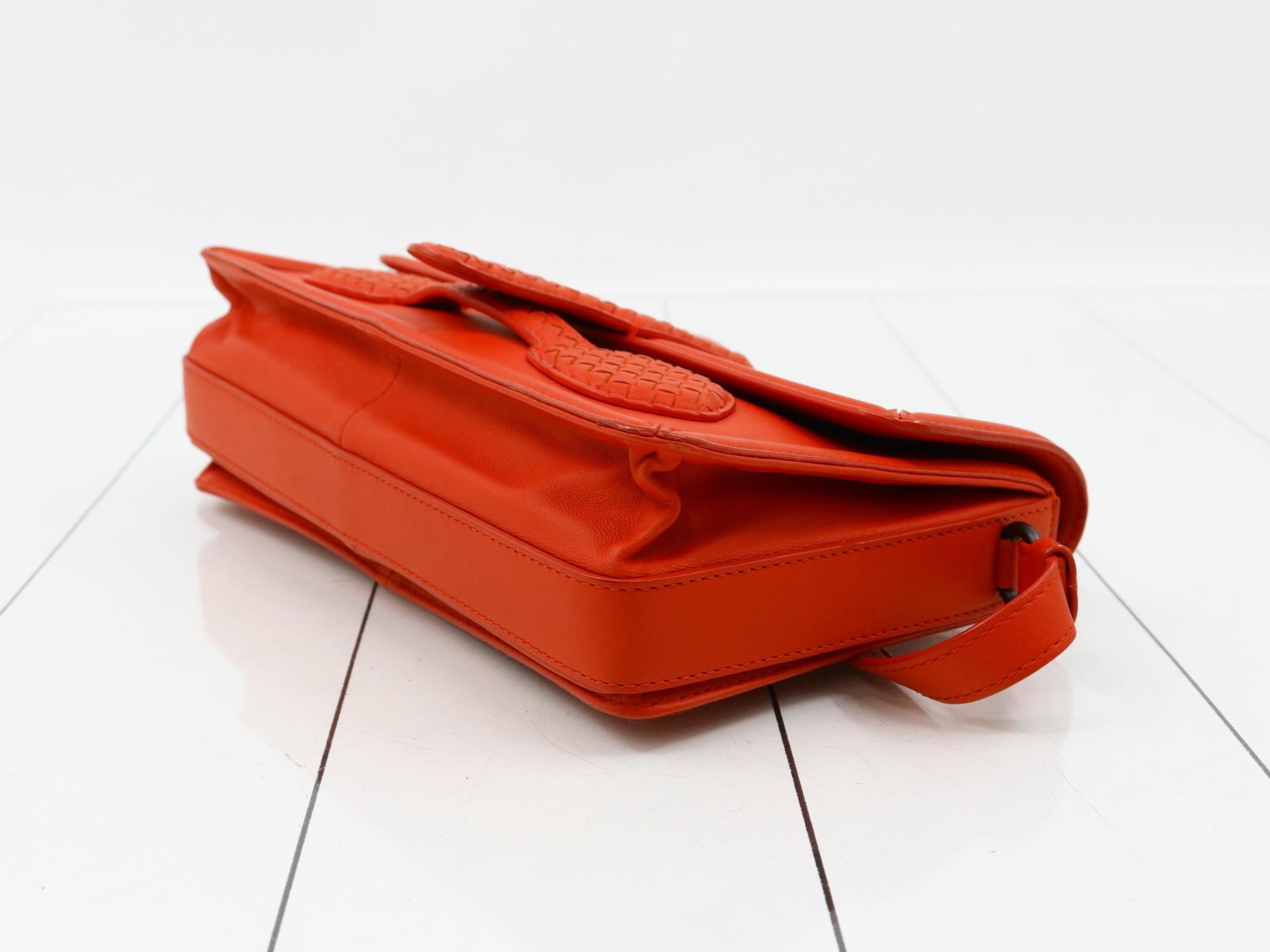Intrecciato Shoulder Bag, Leather, Red — view 6