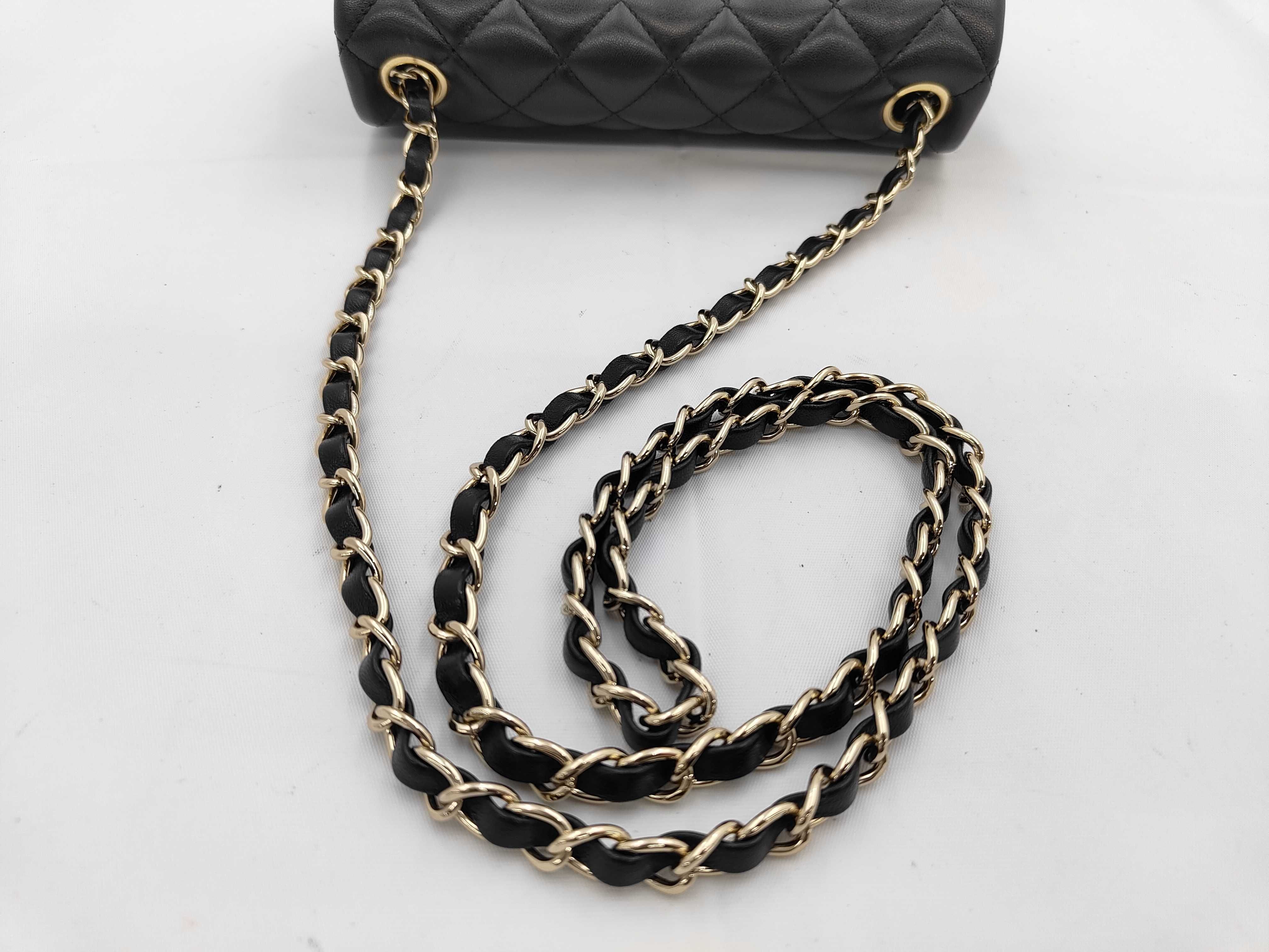 Matelassé 25 Double Flap Black Chain Shoulder Bag — view 3