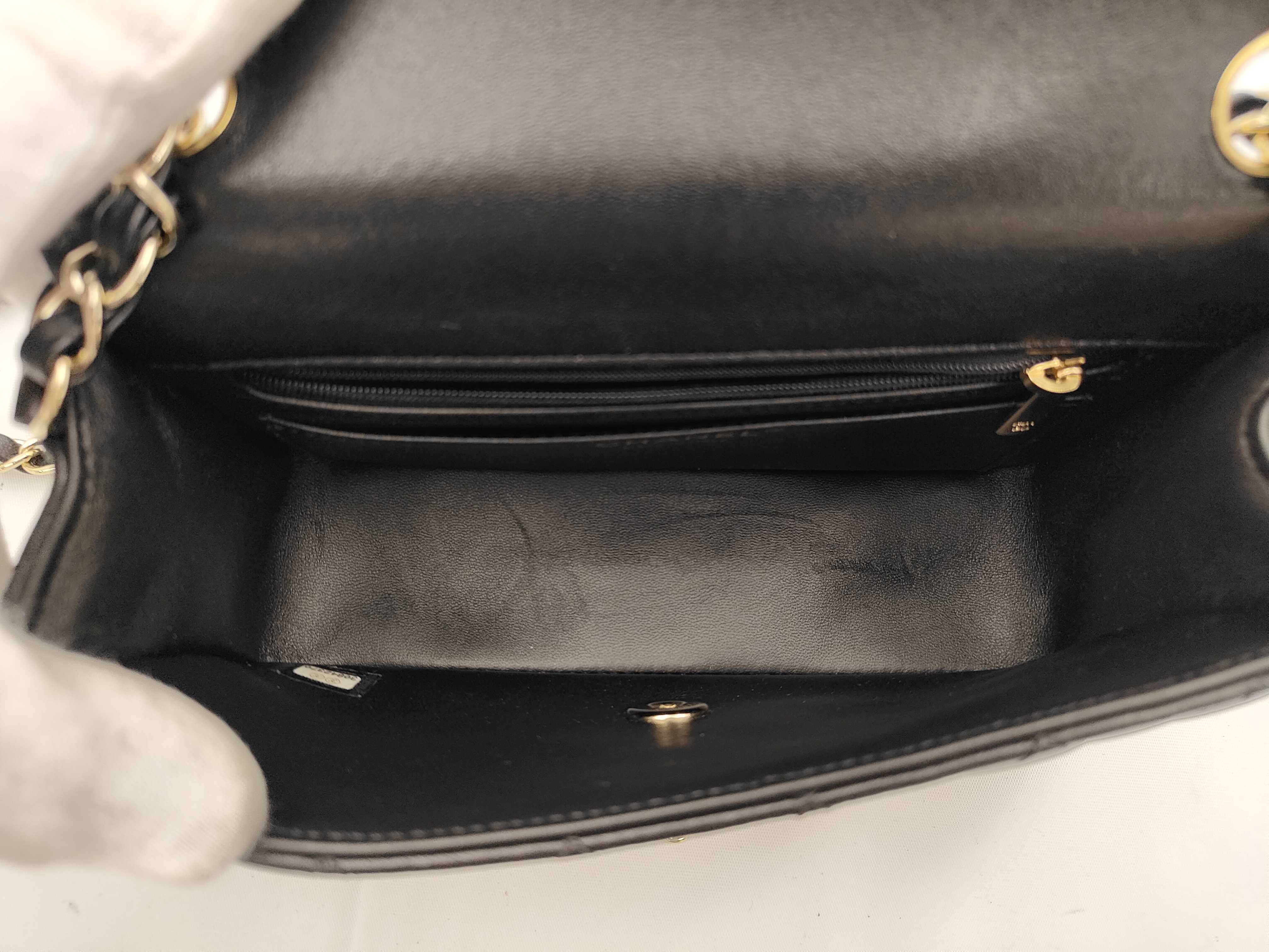 Matelassé 25 Double Flap Black Chain Shoulder Bag — view 9