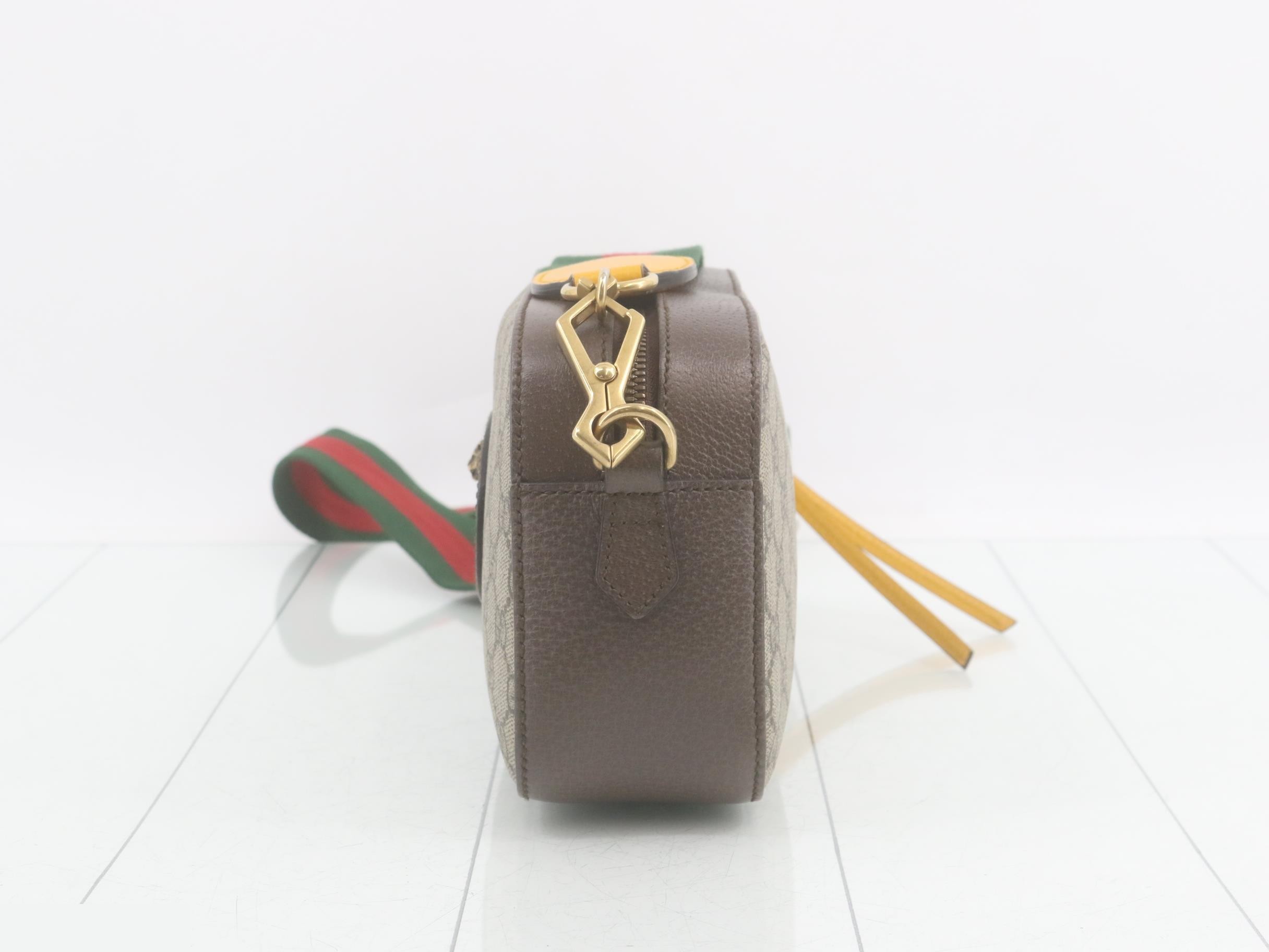 GG Supreme Tiger Head Shoulder Bag — view 3