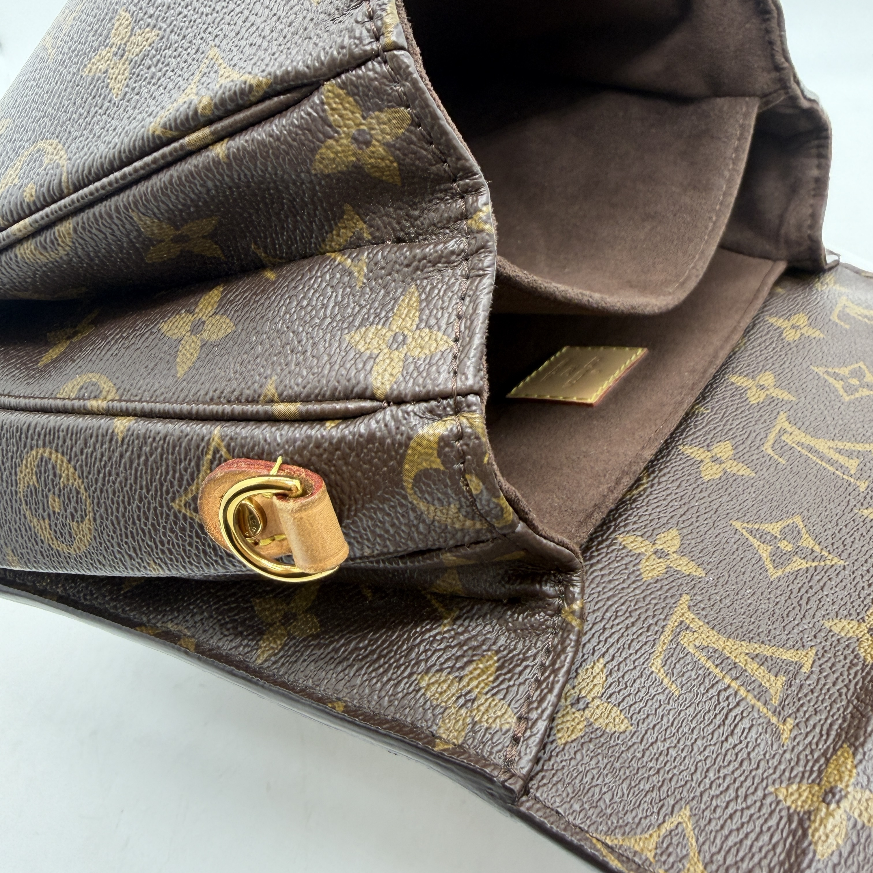Monogram Pochette Métis 2-way Shoulder Bag — view 11