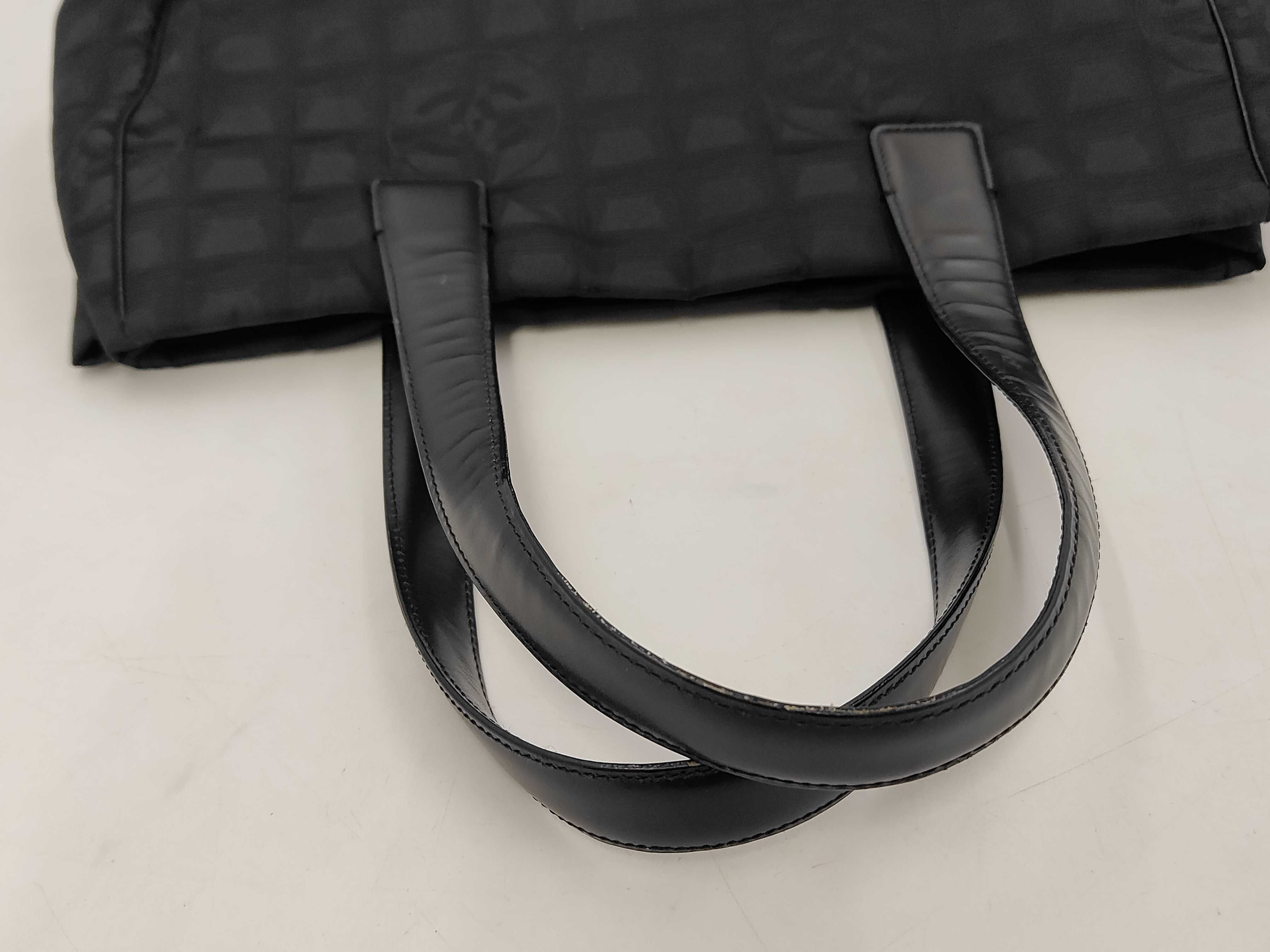 New Travel Line Tote Bag (with serial number sticker) — view 3