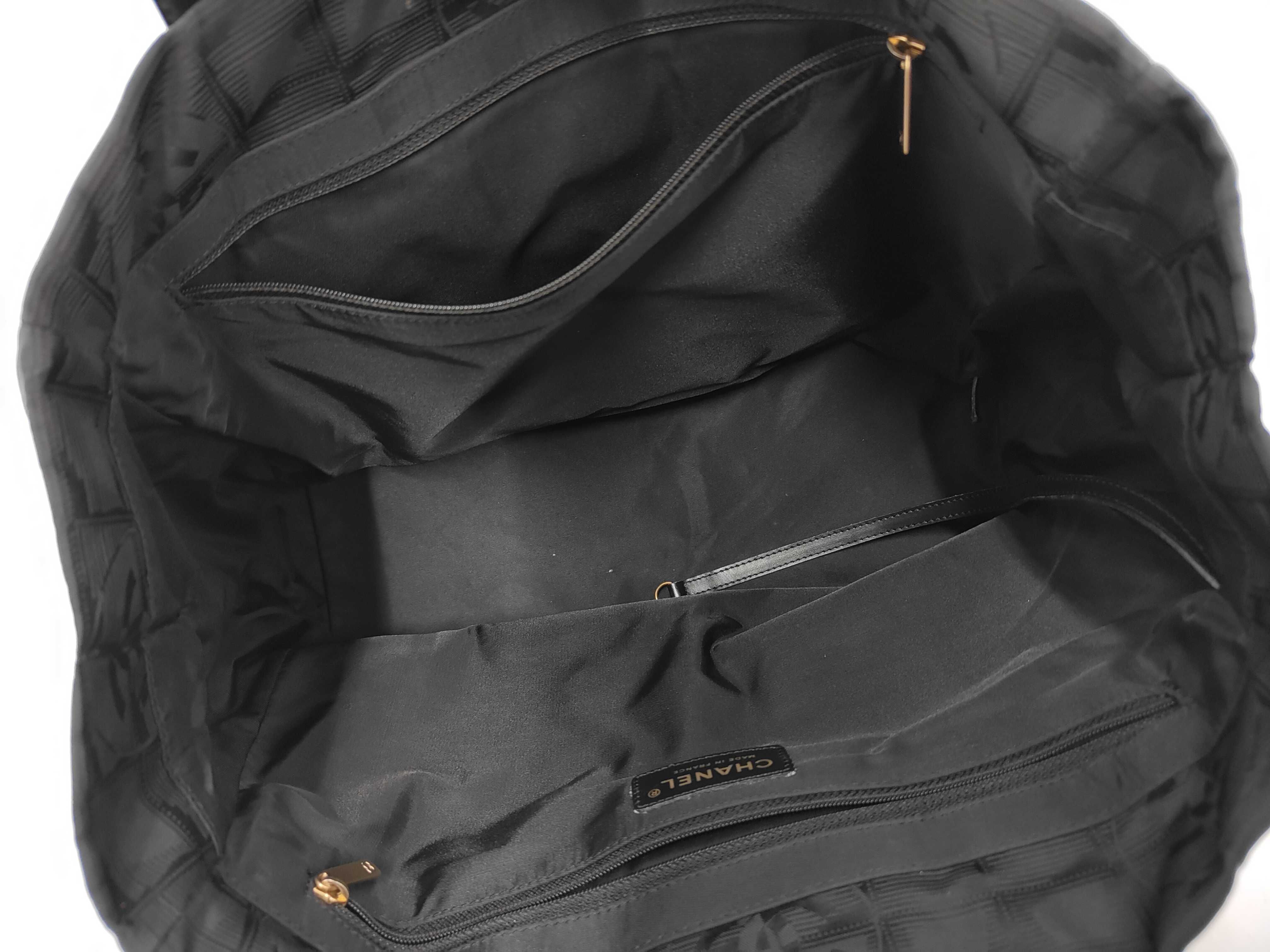 New Travel Line Tote Bag (with serial number sticker) — view 8
