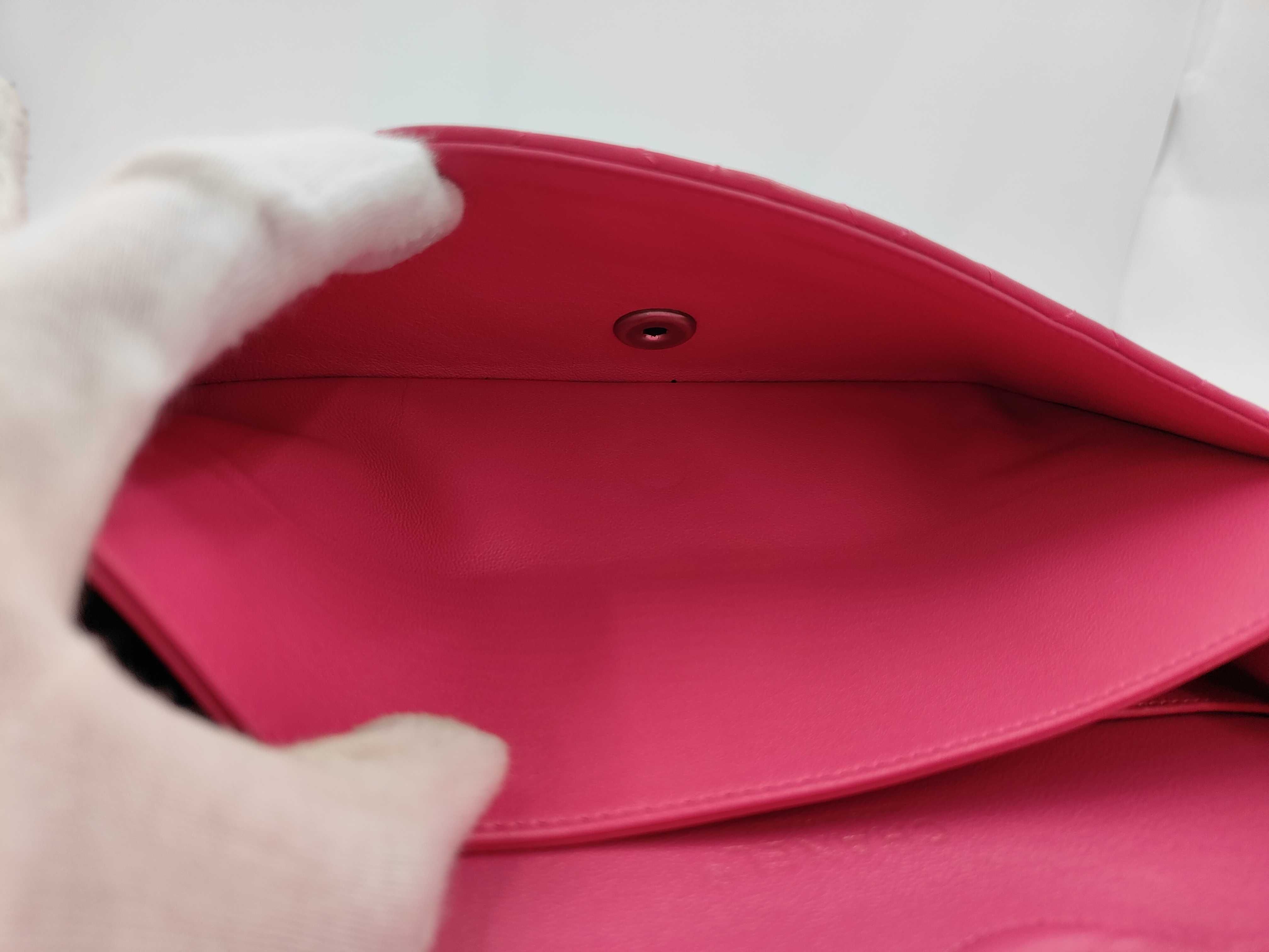 Matelassé 25 Lambskin Pink Silver Hardware Double Flap Shoulder Bag (Serial Number 19) — view 12