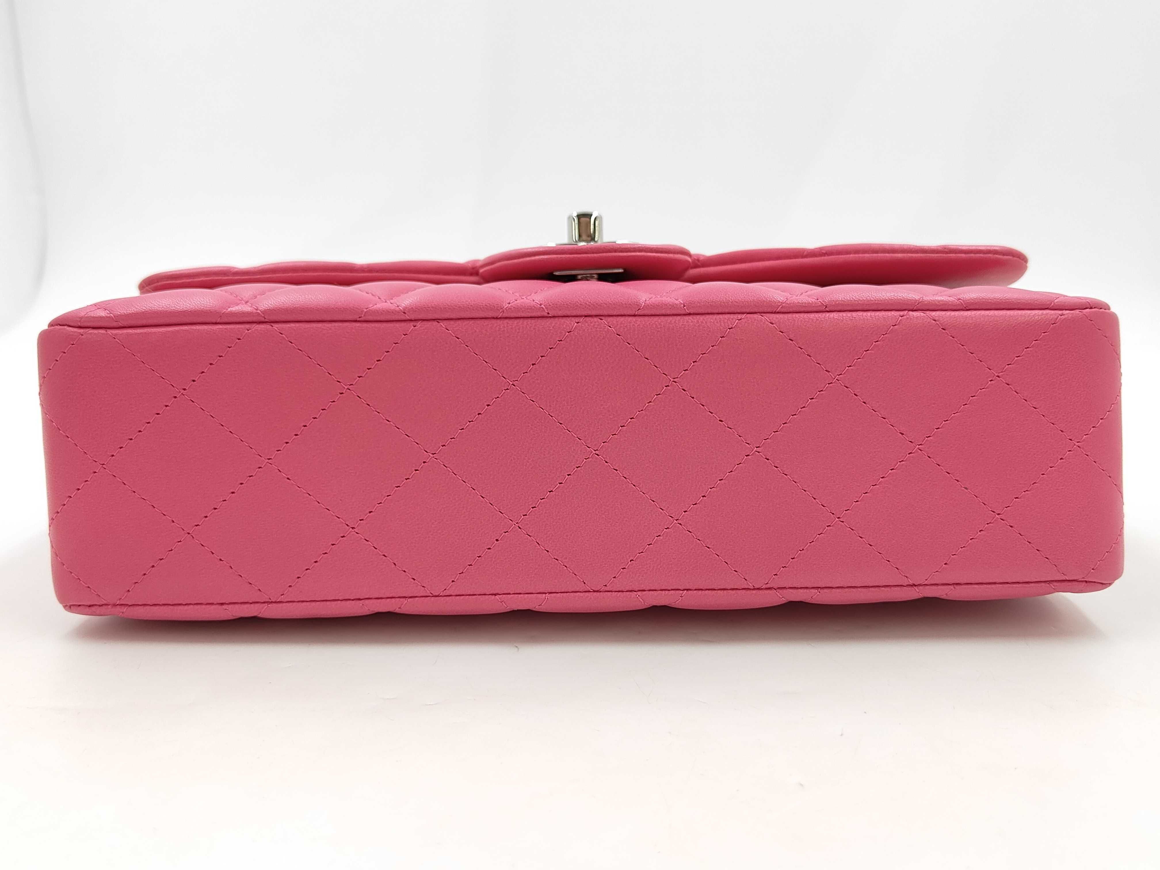 Matelassé 25 Lambskin Pink Silver Hardware Double Flap Shoulder Bag (Serial Number 19) — view 6