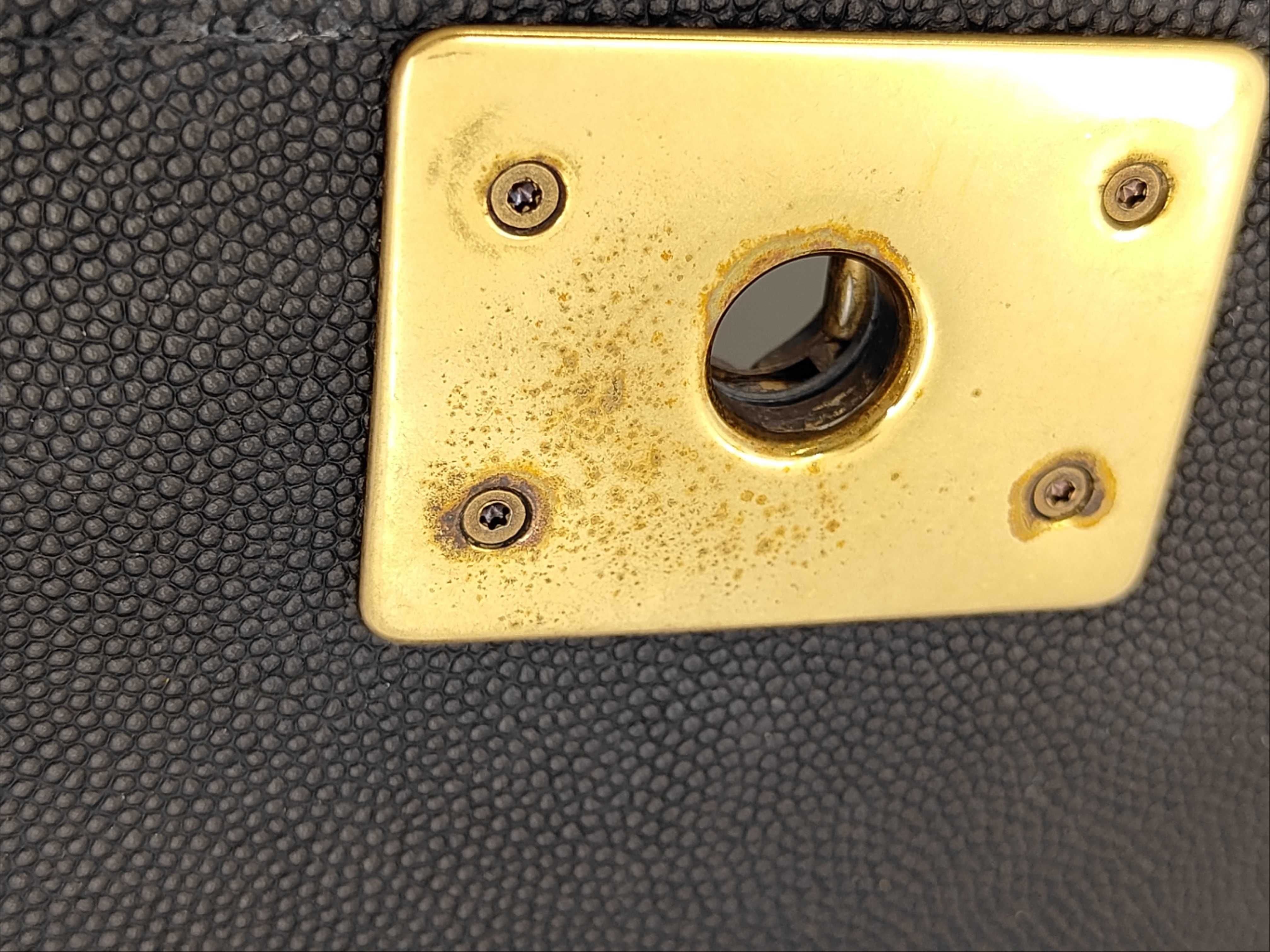 Boy Chanel Chevron Caviar Skin Shoulder Bag (Serial No. 24) — view 15
