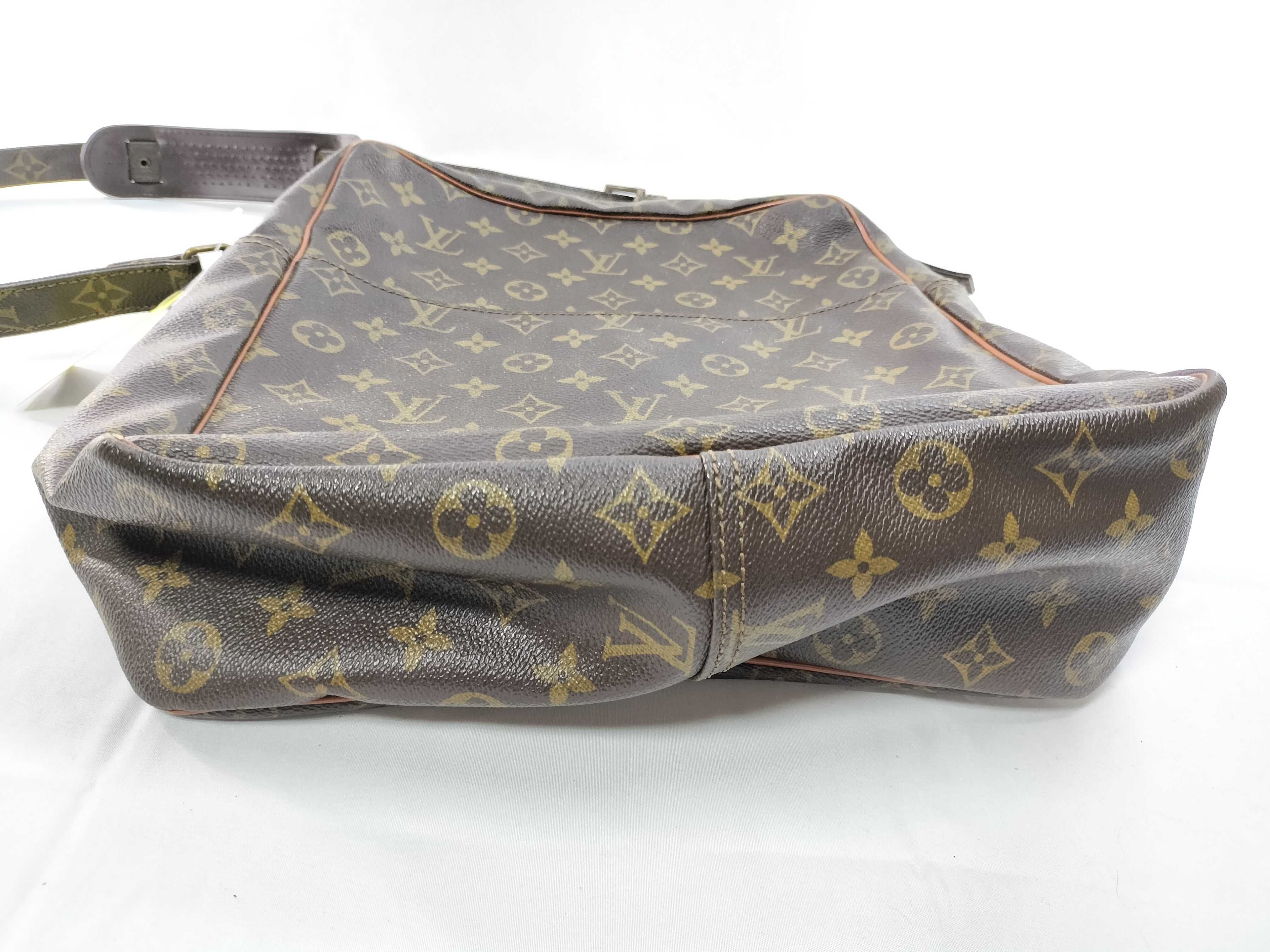 Monogram M40264 Marceau (Old Model) Shoulder Bag — view 8