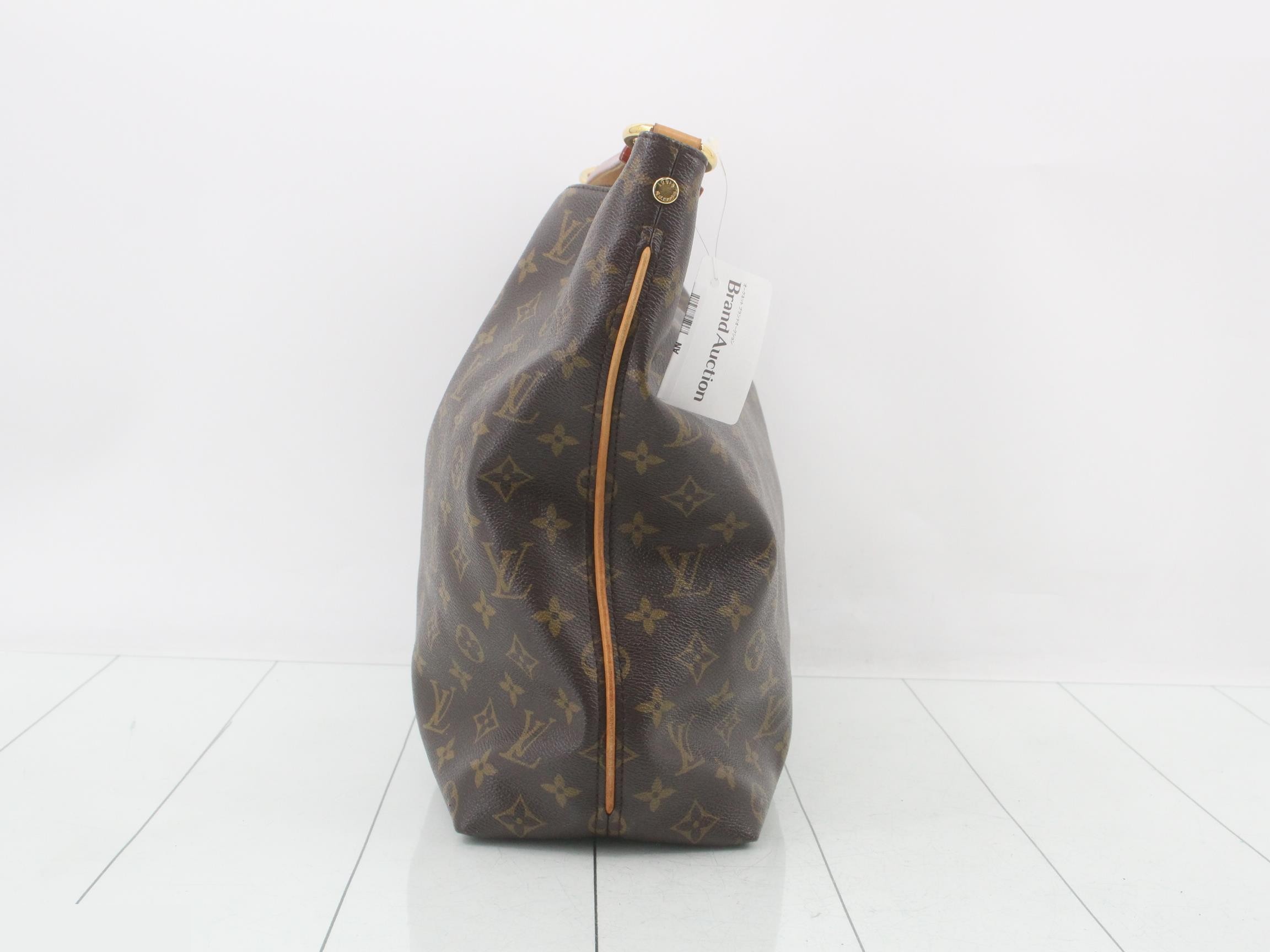 Monogram Shuri — view 4