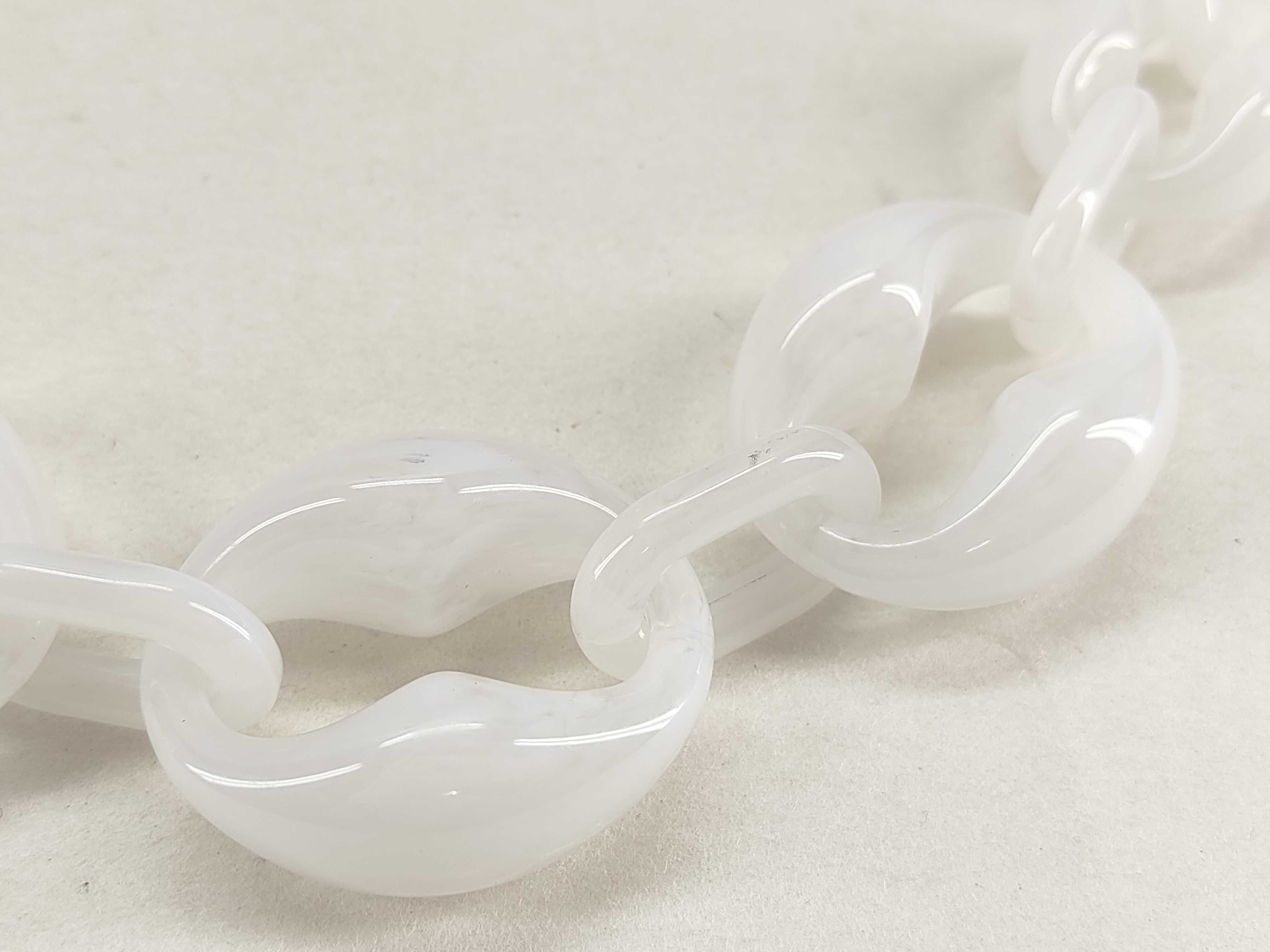 necklace with box — view 2