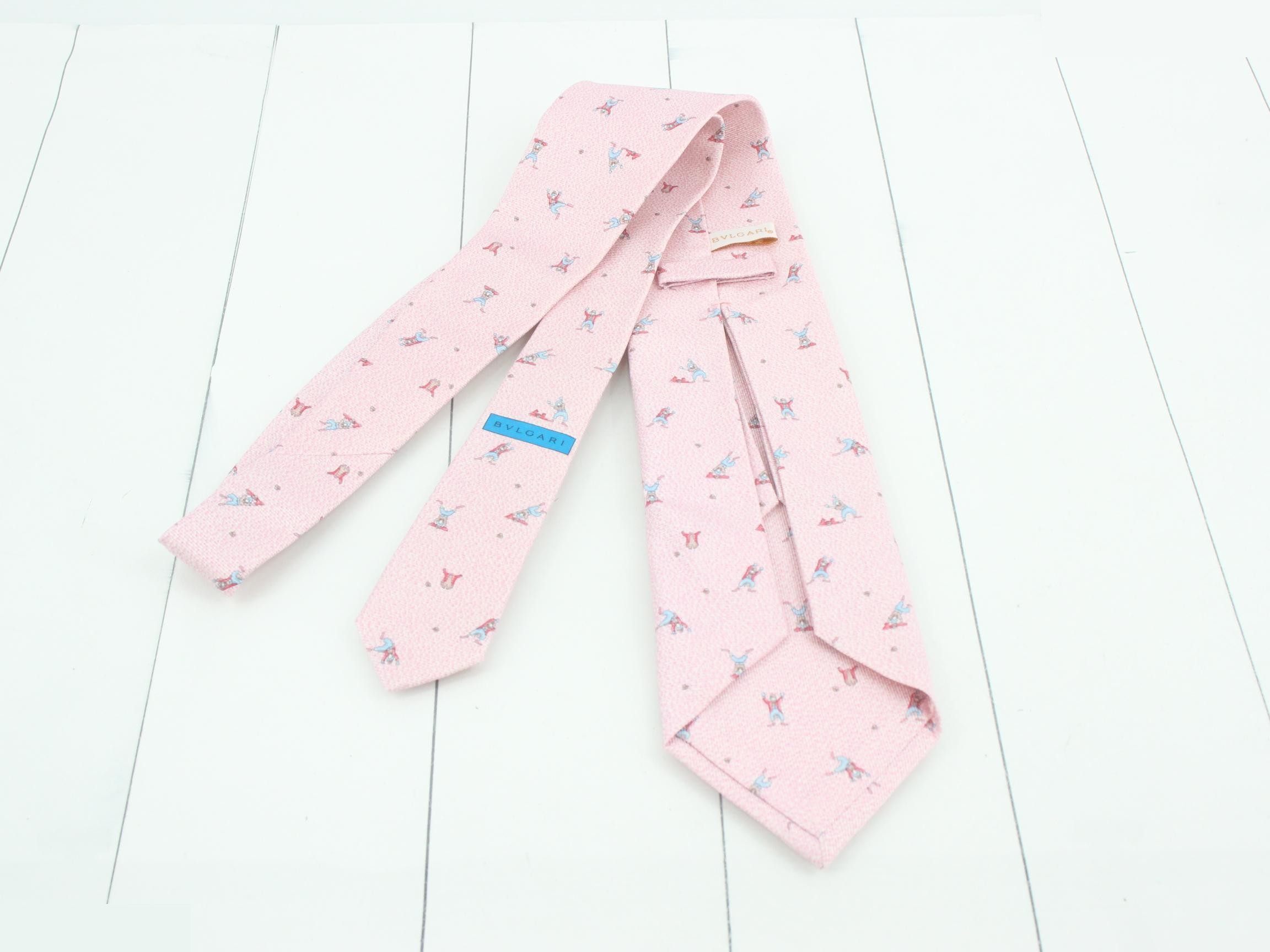 tie, seven-fold — view 2