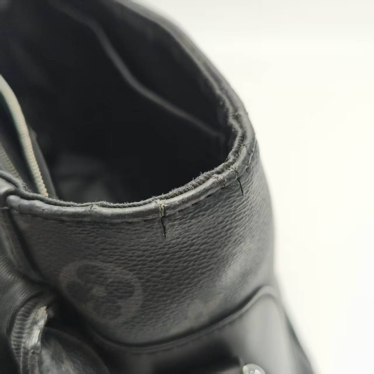 【*Shipped from: China*】LOUIS VUITTON PU Shoulder Bag — view 11