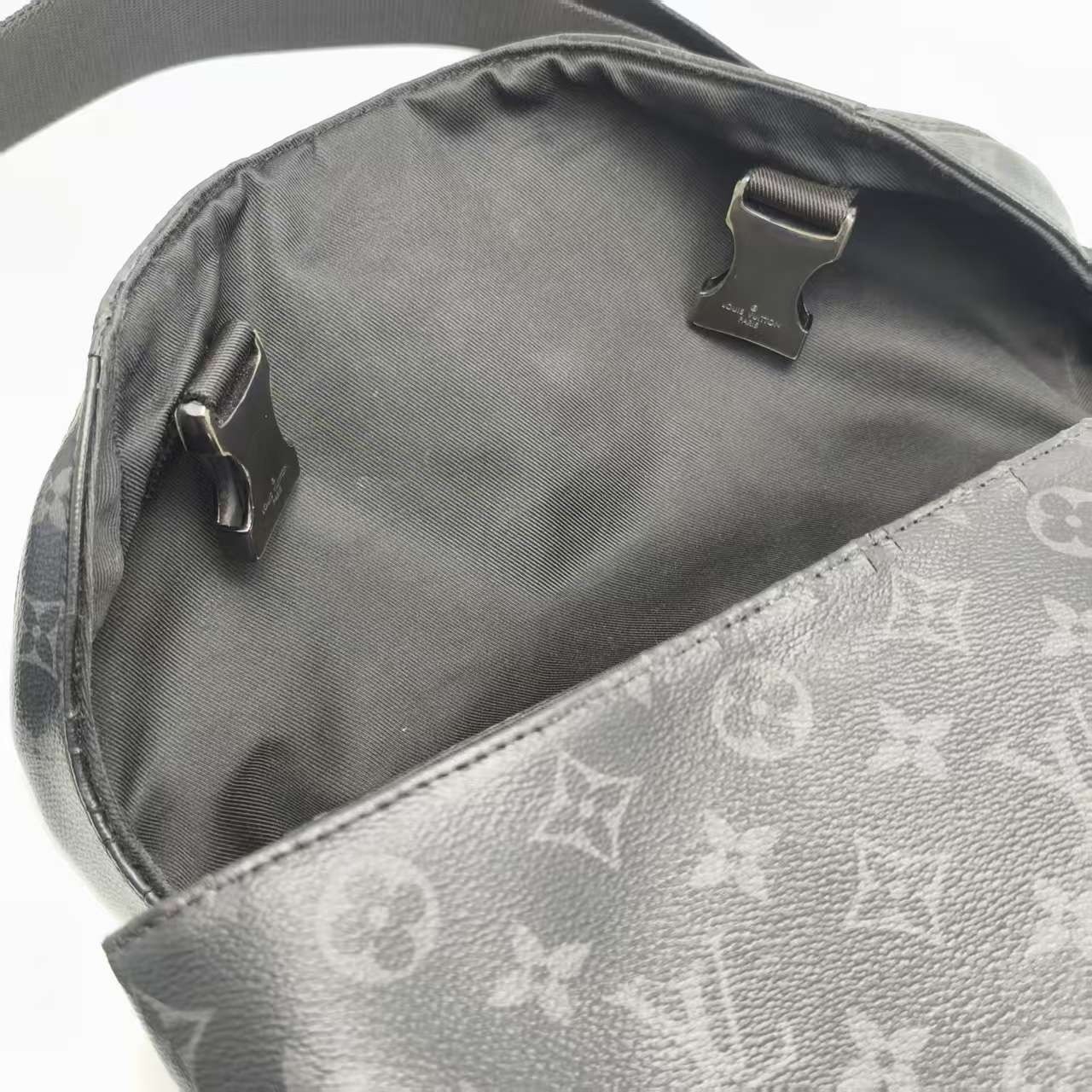 【*Shipped from: China*】LOUIS VUITTON PU Shoulder Bag — view 9