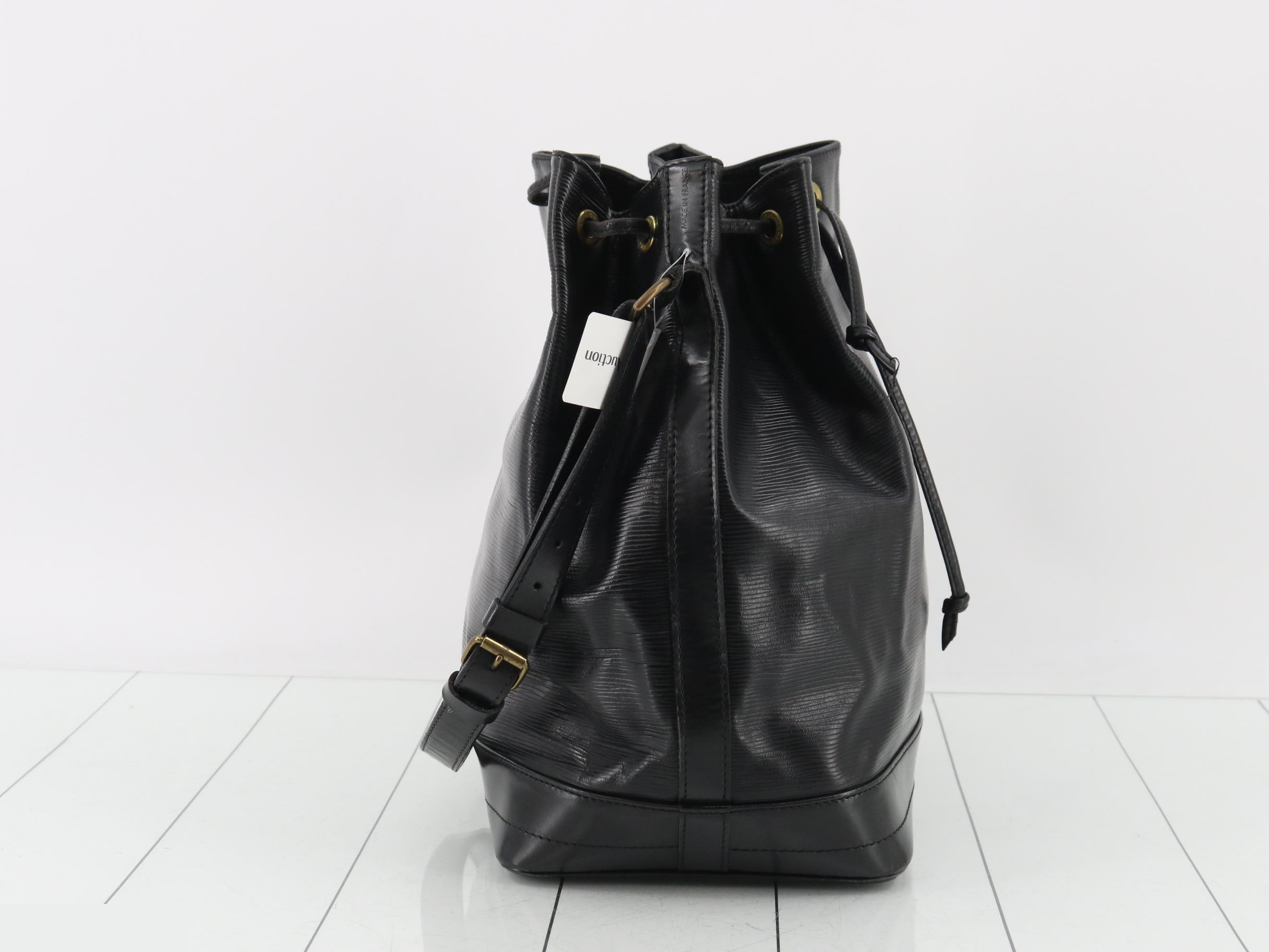 Noe Black — view 4