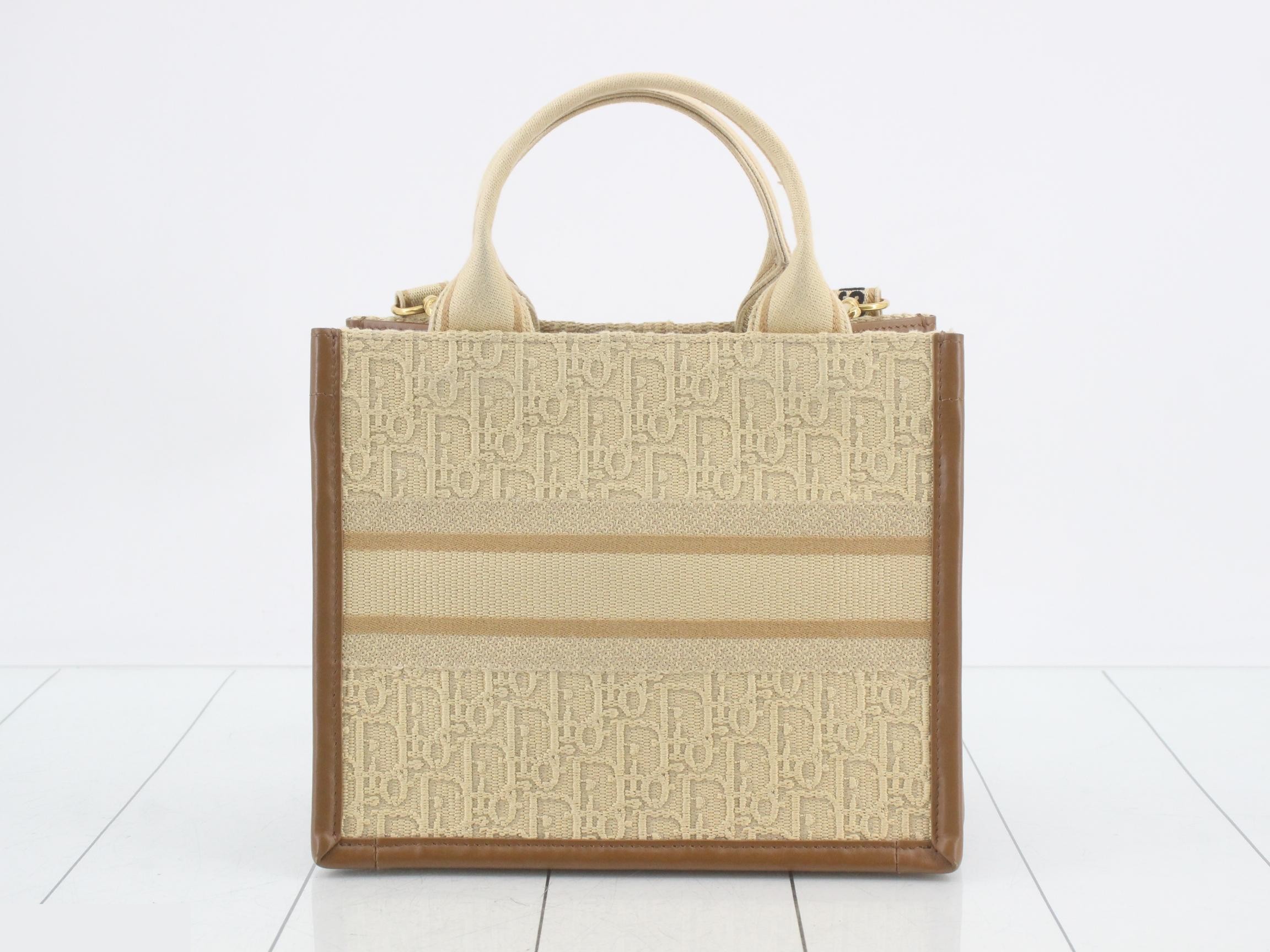 Book Tote 2-way Handbag (Handbag/Shoulder Bag) — view 2