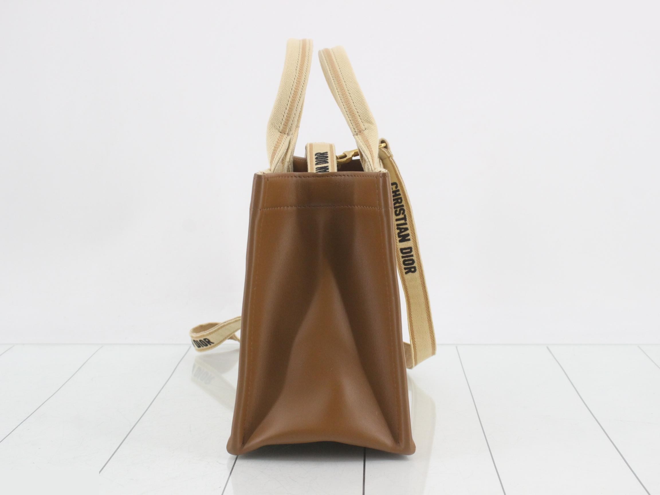 Book Tote 2-way Handbag (Handbag/Shoulder Bag) — view 4