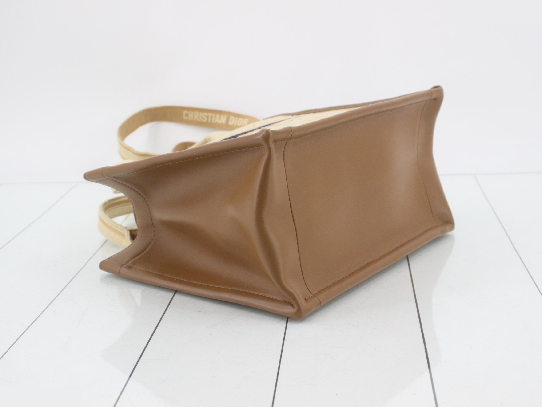 Book Tote 2-way Handbag (Handbag/Shoulder Bag) — view 5