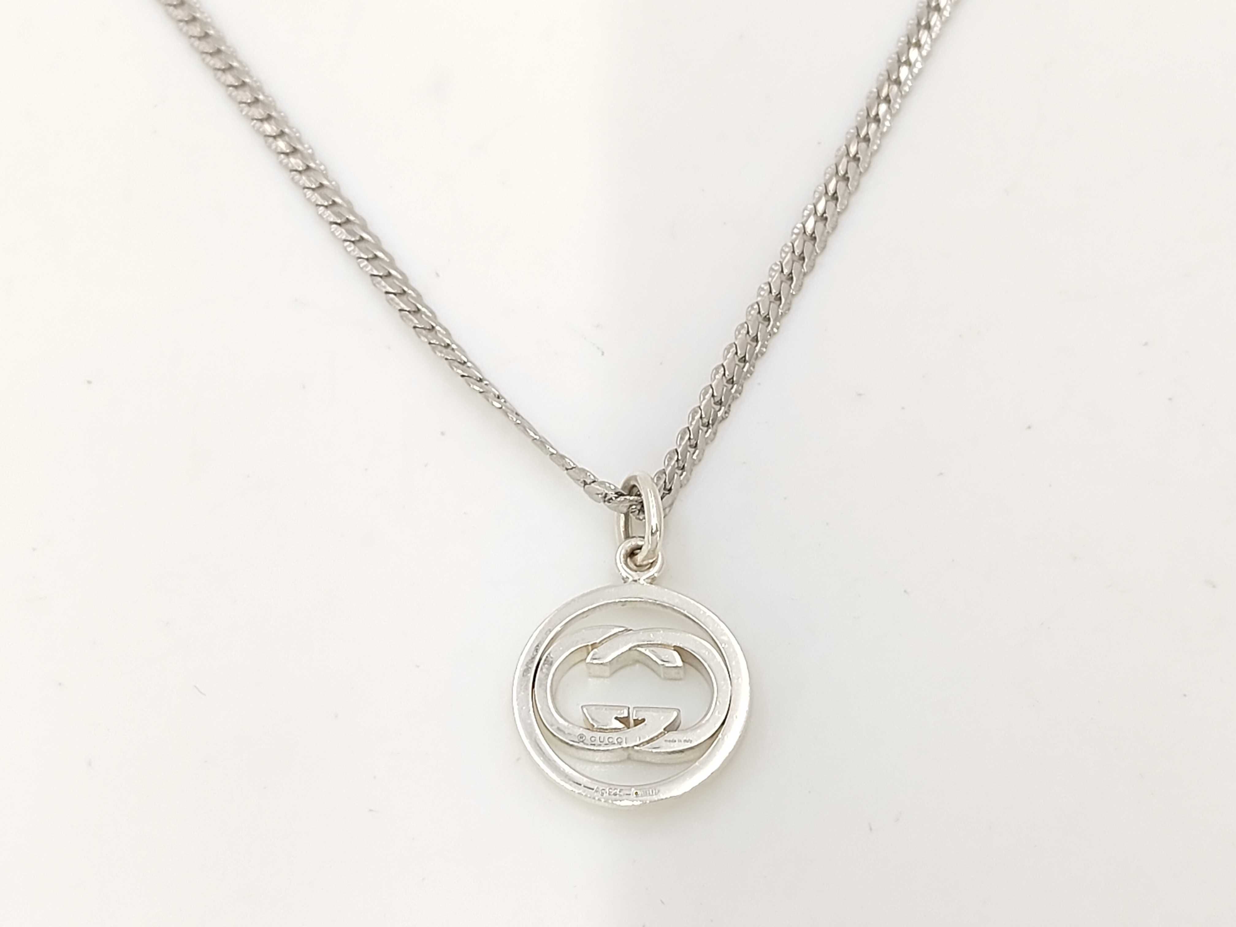 necklace, interlocking GG pattern, round, aftermarket curb chain, silver necklace. — view 2