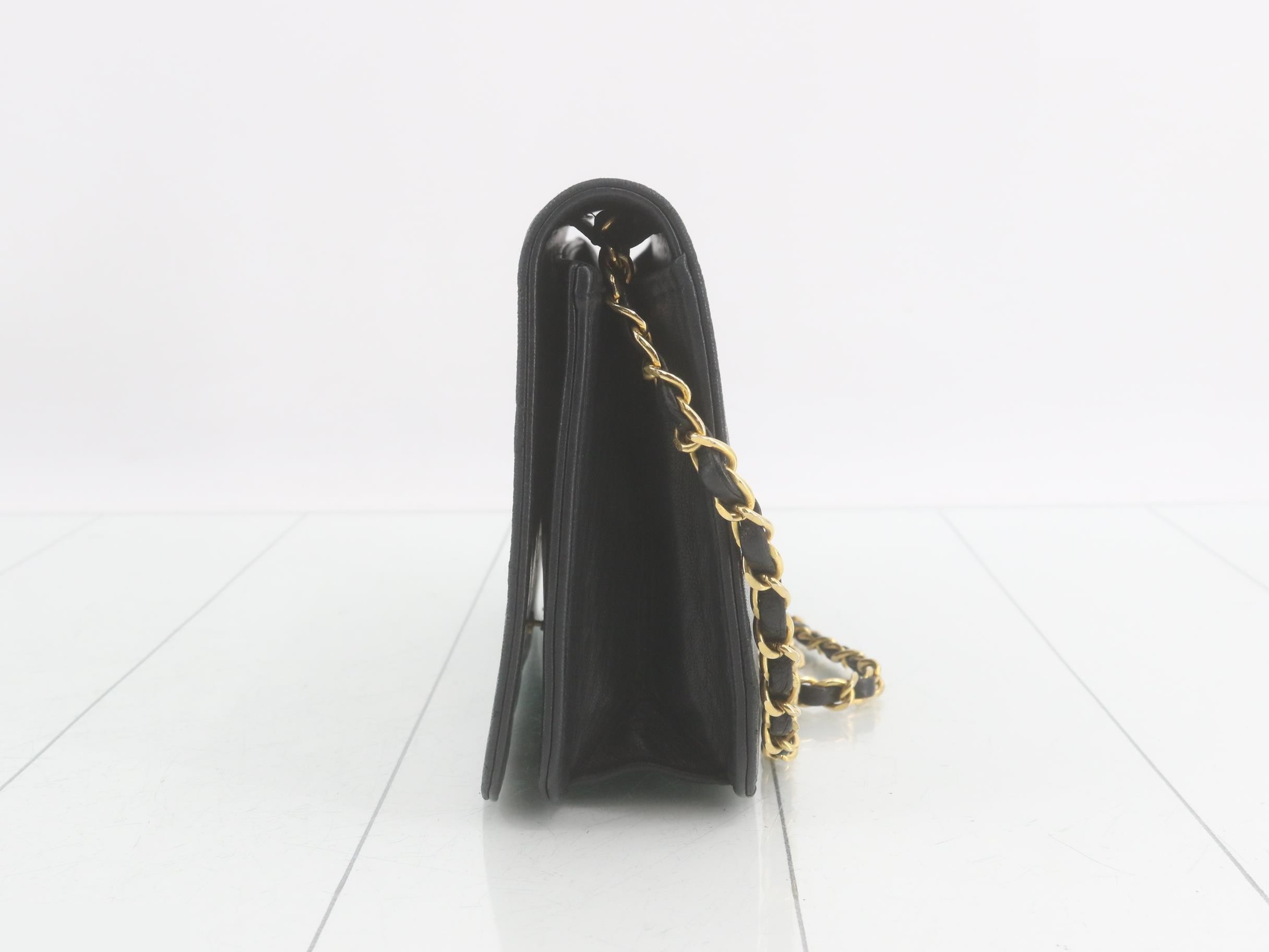 Matelassé (bag) - Lambskin Shoulder Bag — view 3