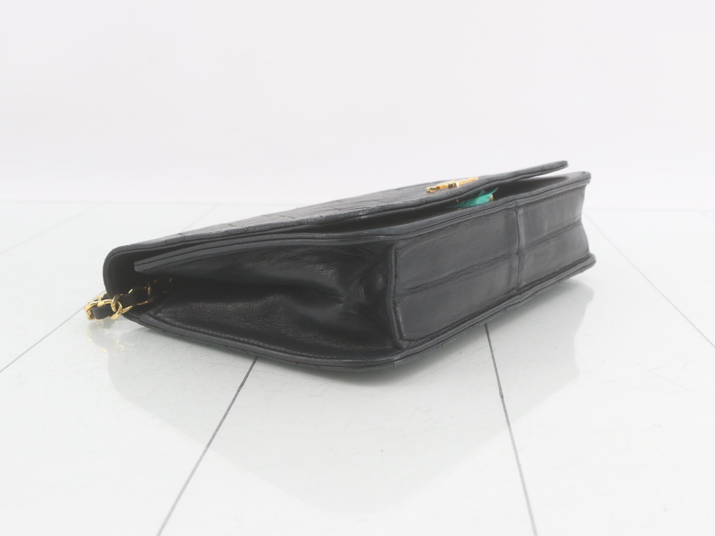 Matelassé (bag) - Lambskin Shoulder Bag — view 5