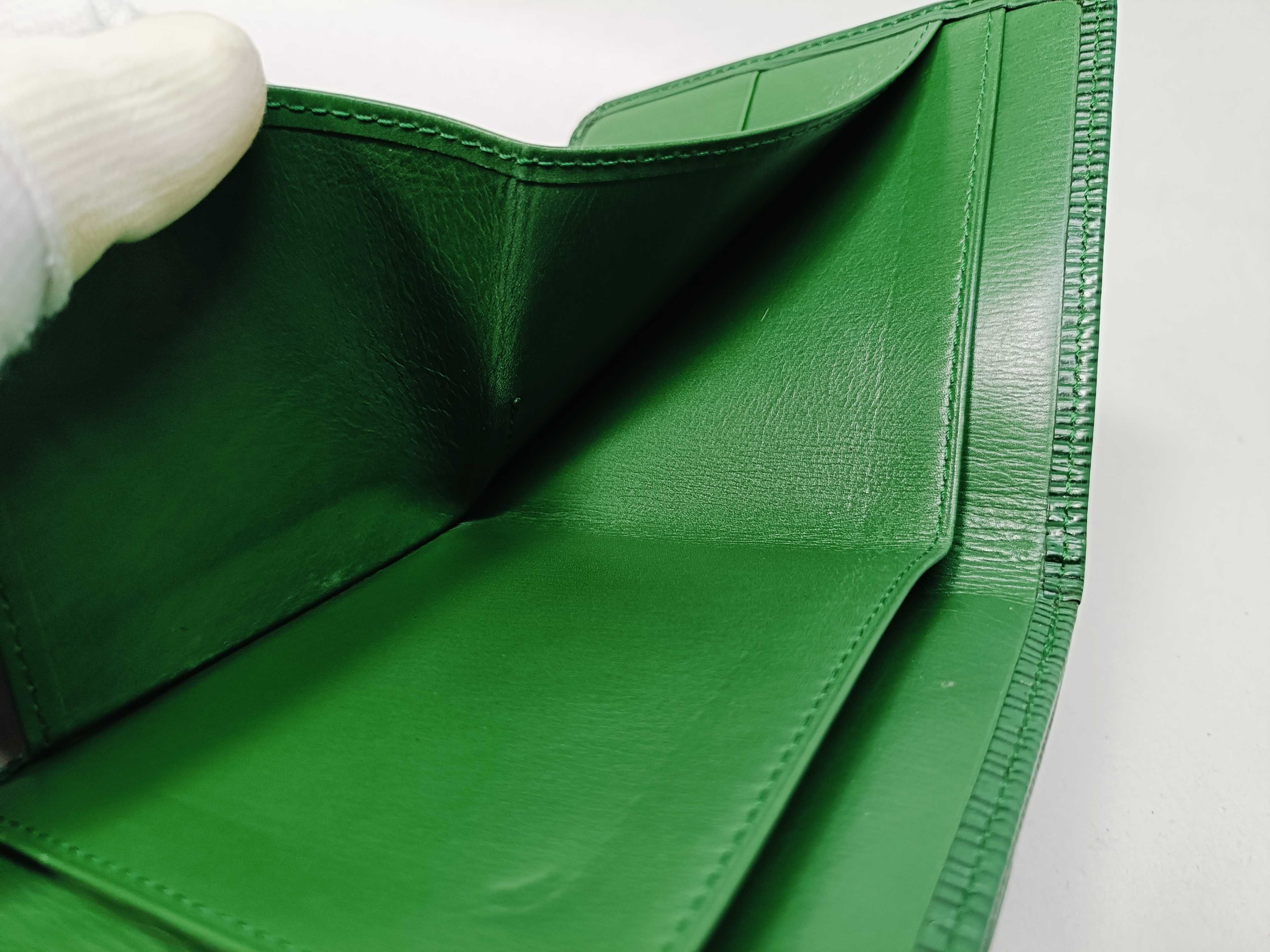 Epi Leather Double Snap Closure Borneo Wallet — view 12
