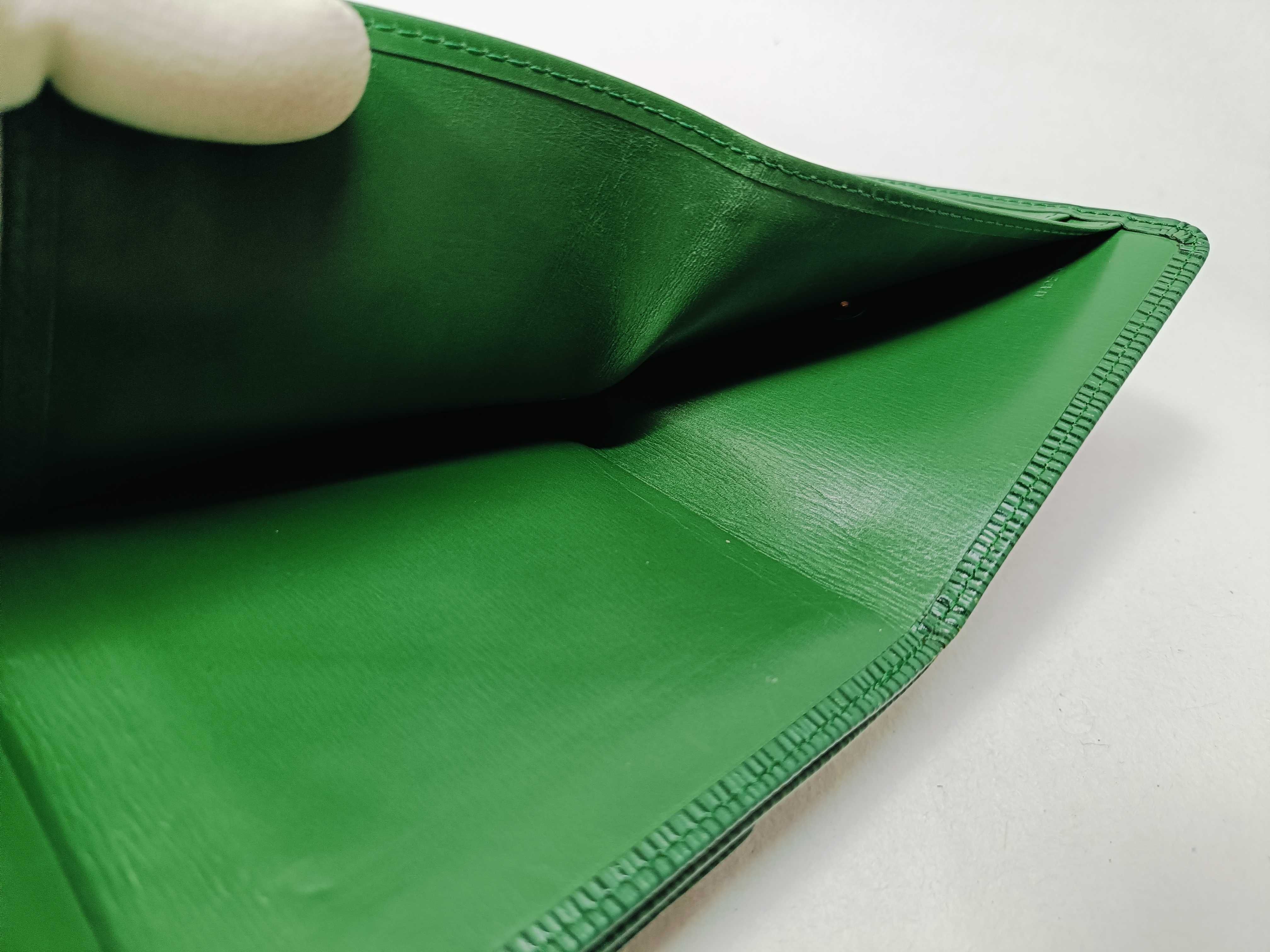 Epi Leather Double Snap Closure Borneo Wallet — view 13