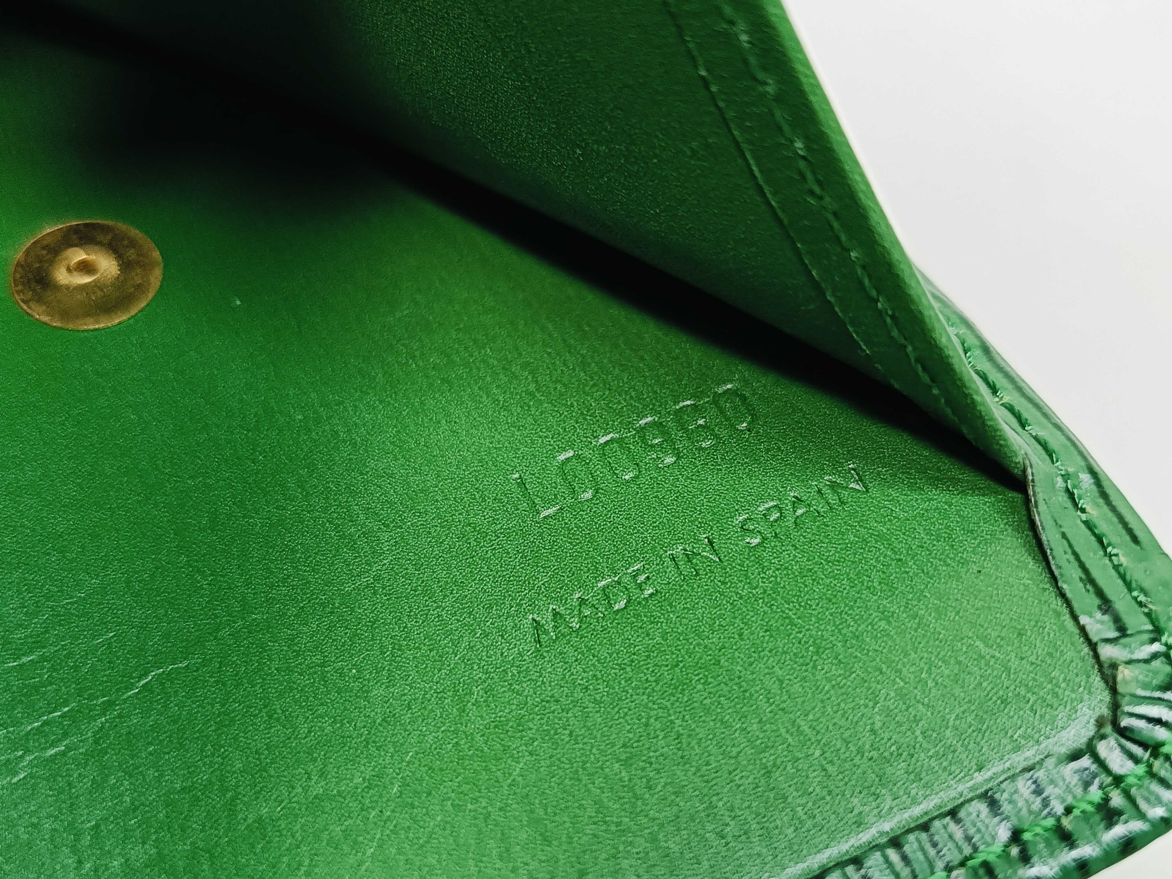 Epi Leather Double Snap Closure Borneo Wallet — view 15