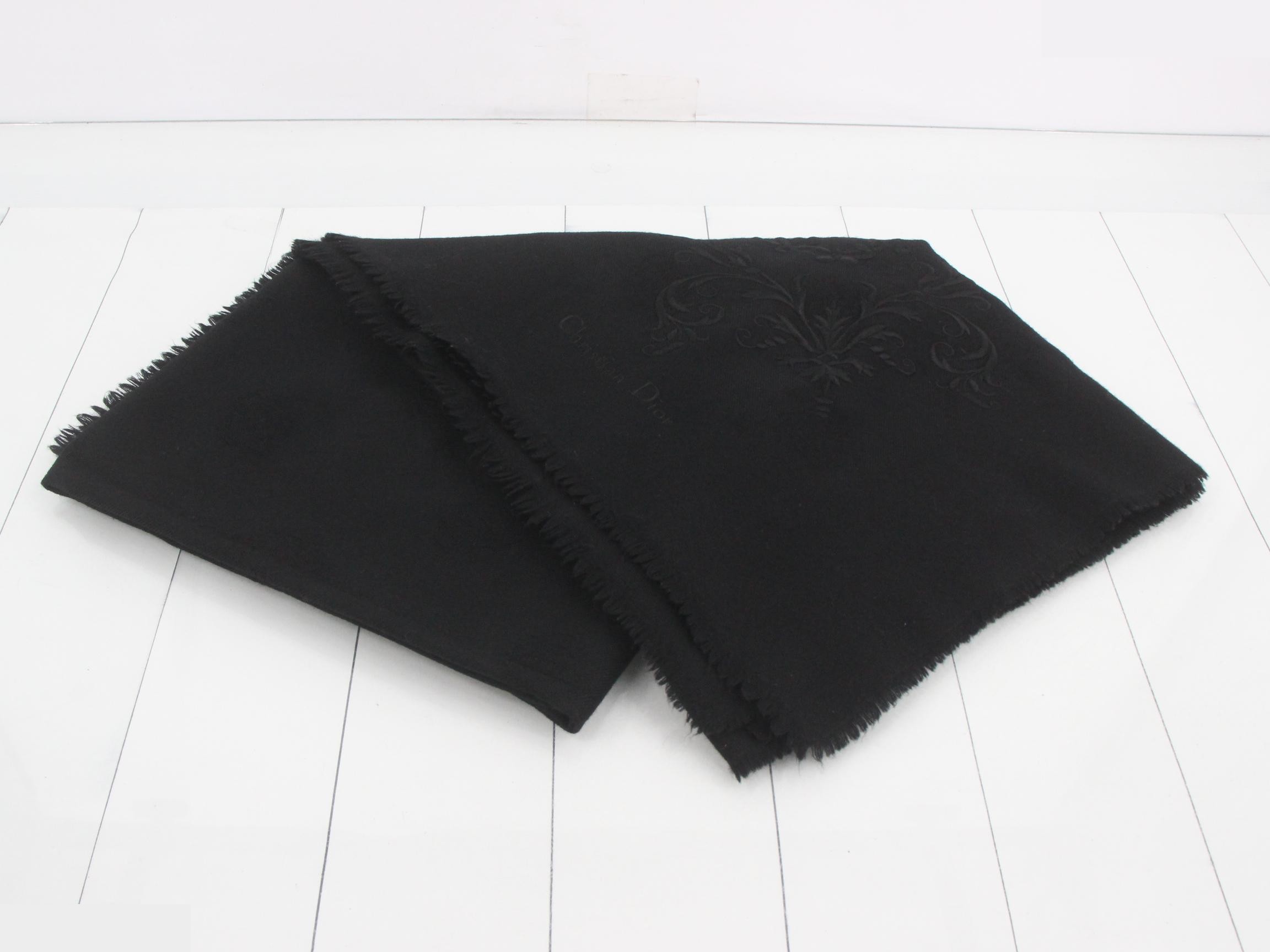 Large scarf — view 2