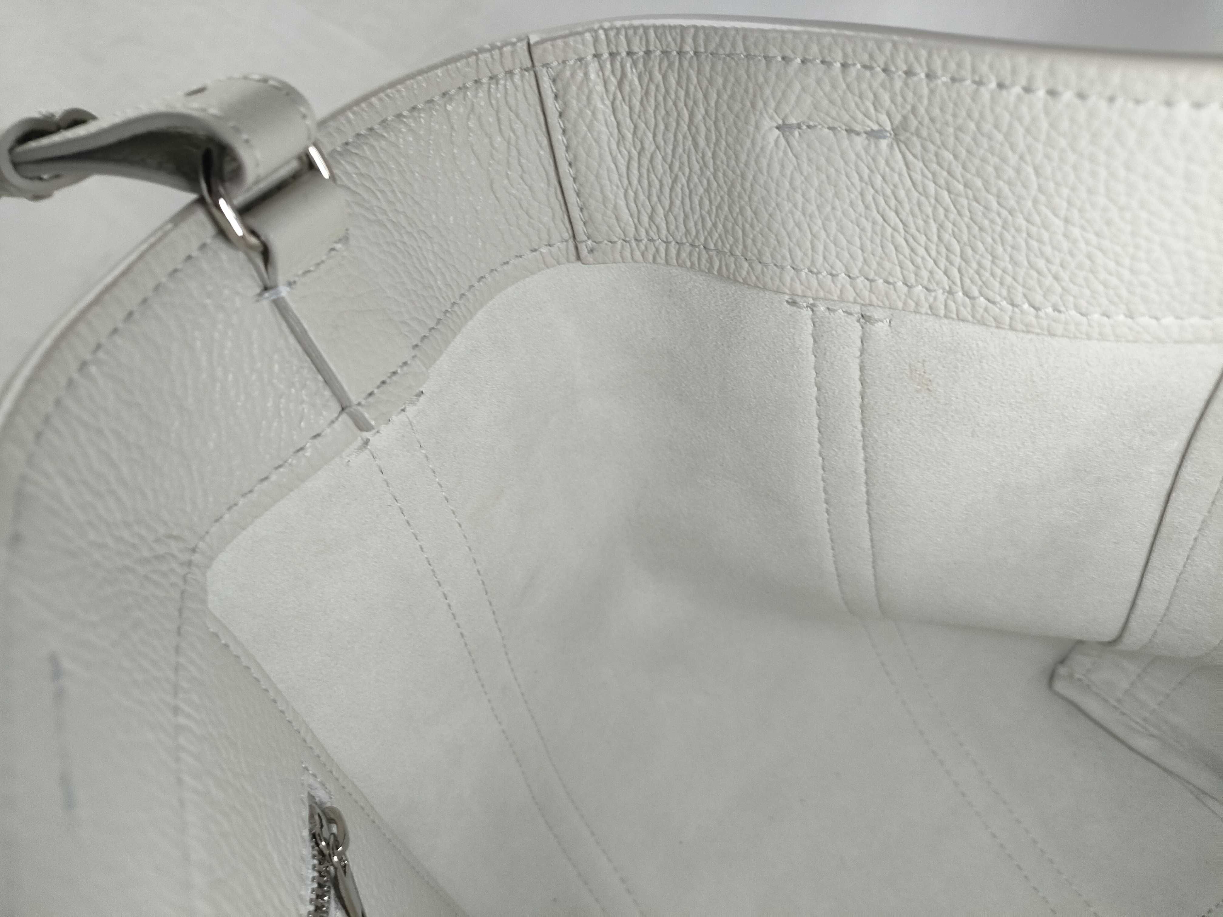 Everyday Tote XS Leather 2-Way Handbag White Tote Bag — view 10