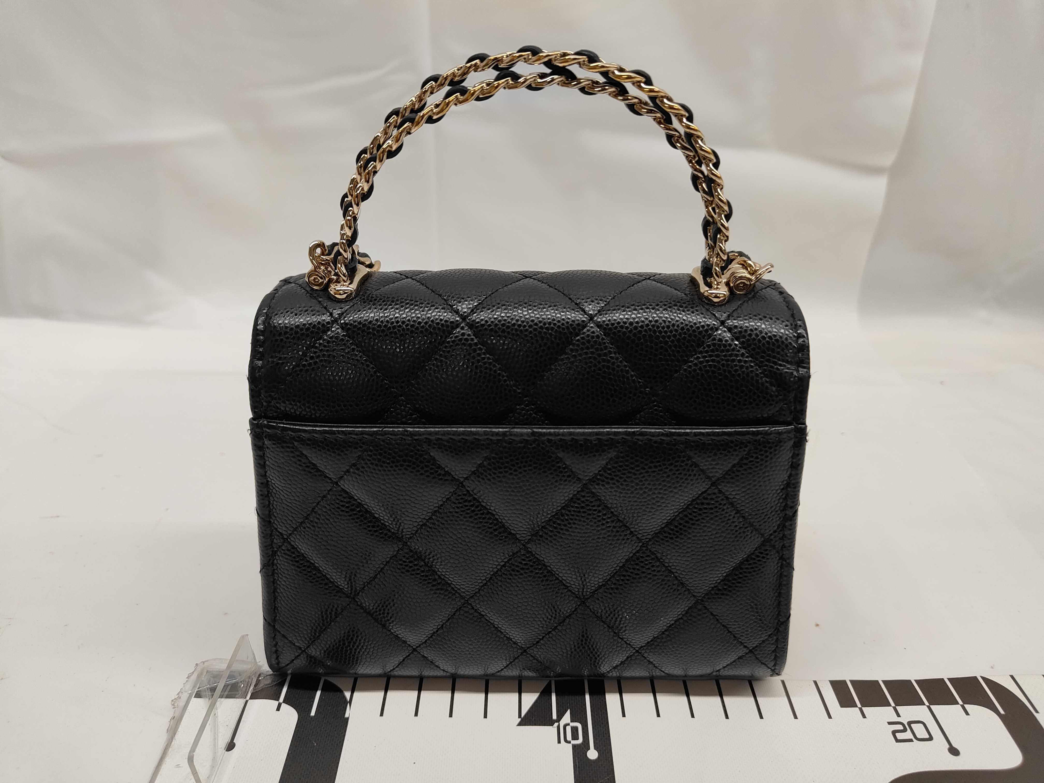 19 Top Handle Caviar Skin Gold Hardware 2-Way Chain Shoulder Bag Random Serial Number AS2431 Black Shoulder Bag — view 2
