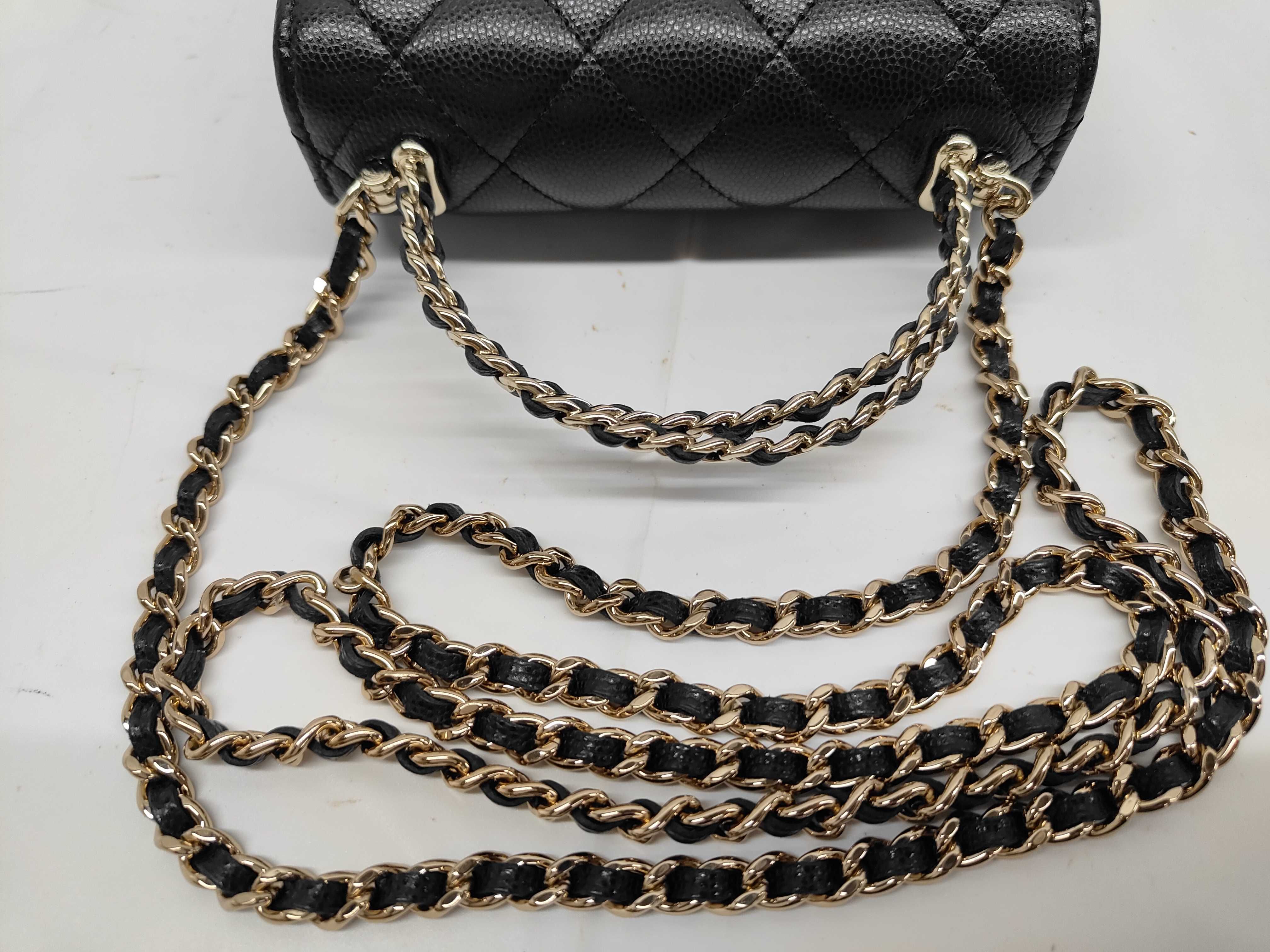 19 Top Handle Caviar Skin Gold Hardware 2-Way Chain Shoulder Bag Random Serial Number AS2431 Black Shoulder Bag — view 5