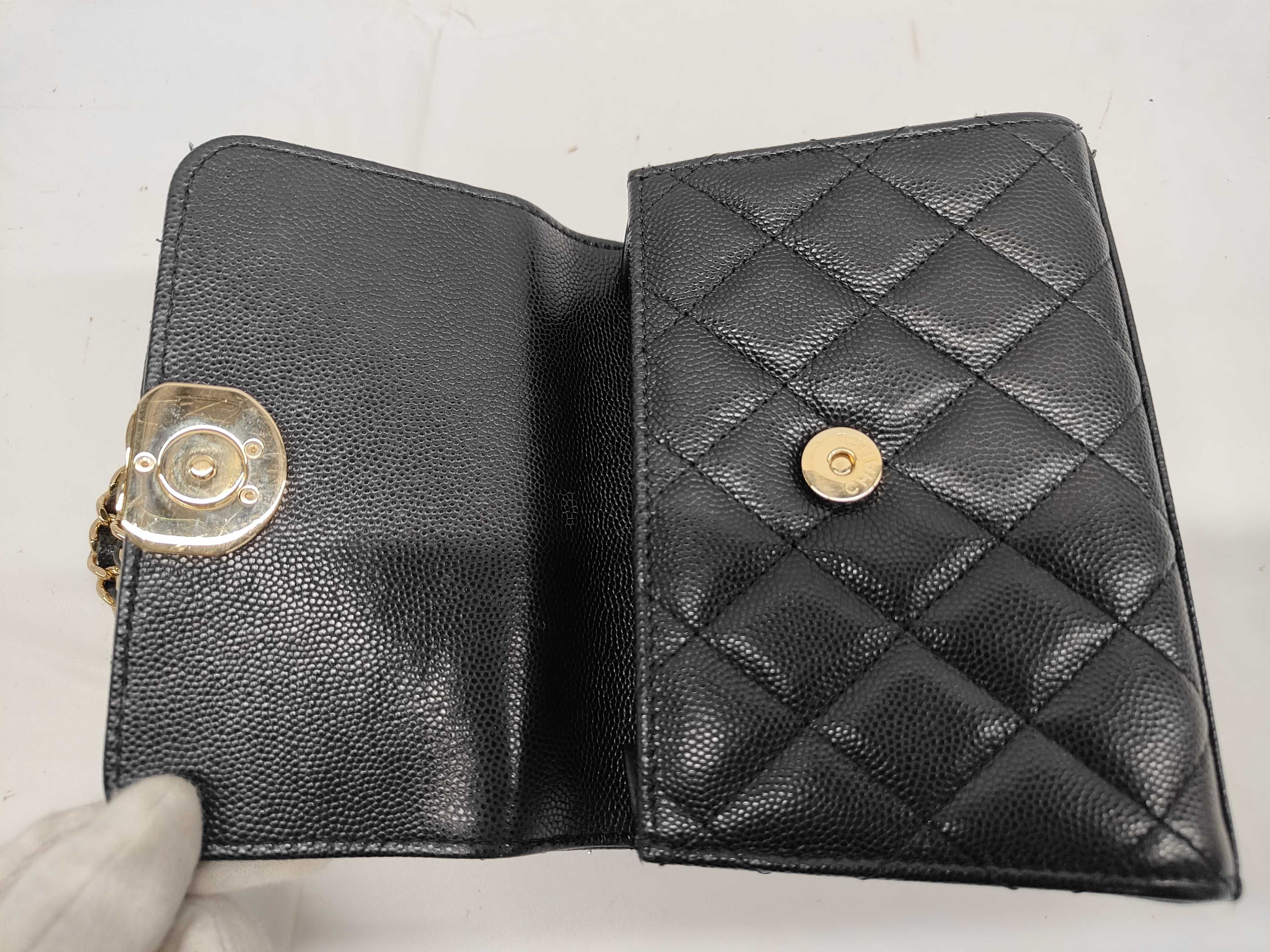 19 Top Handle Caviar Skin Gold Hardware 2-Way Chain Shoulder Bag Random Serial Number AS2431 Black Shoulder Bag — view 8