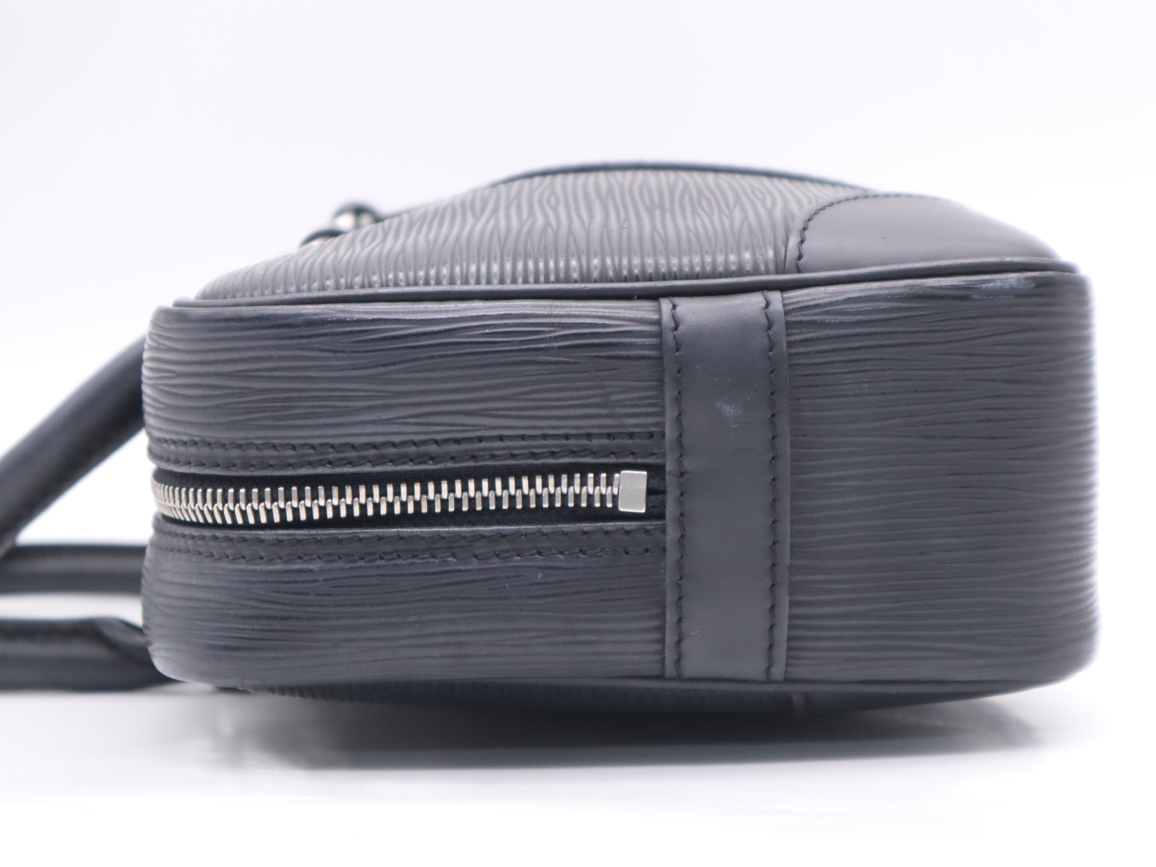 M59112 Epi Vivienne Long Noir Handbag — view 3