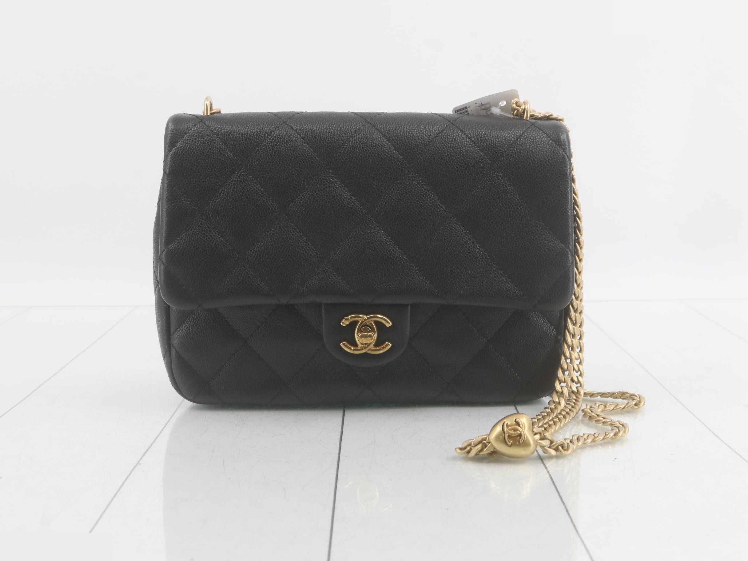 Matelassé Shoulder Bag