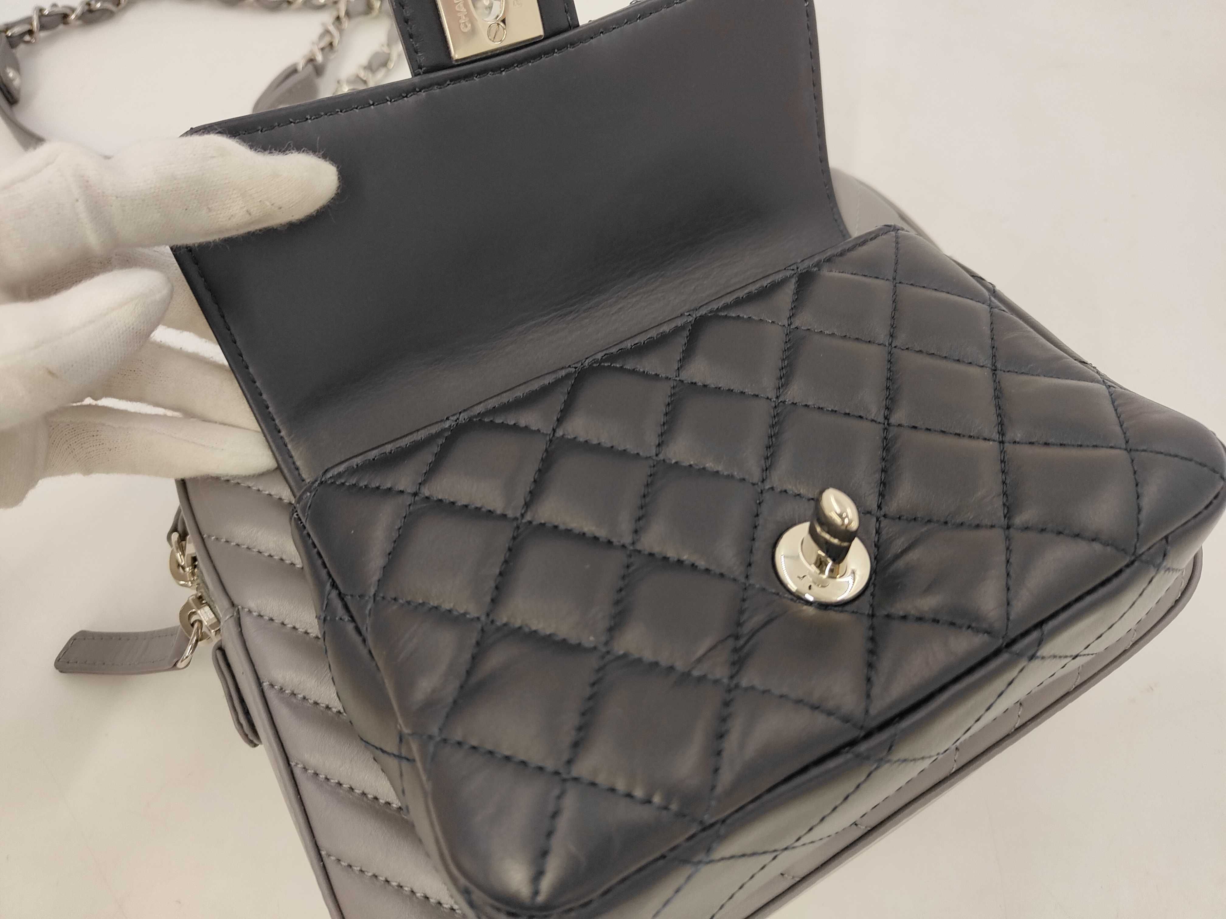 V-stitch Chain Shoulder Bag, Lambskin, Grey/Navy, SS Shoulder Bag — view 7