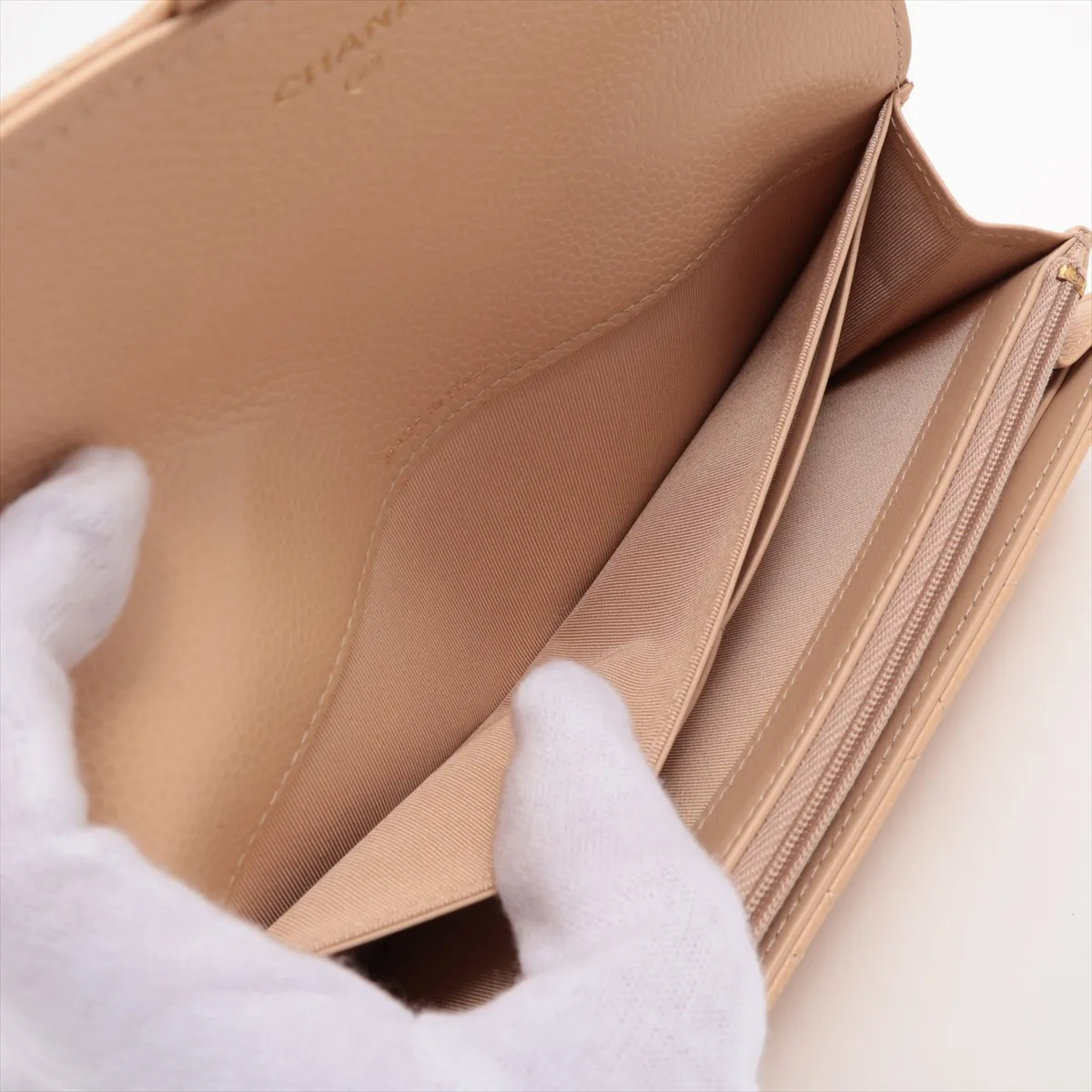 Matelassé Caviar Leather Long Wallet, Beige, Gold Hardware, 31443514 — view 4
