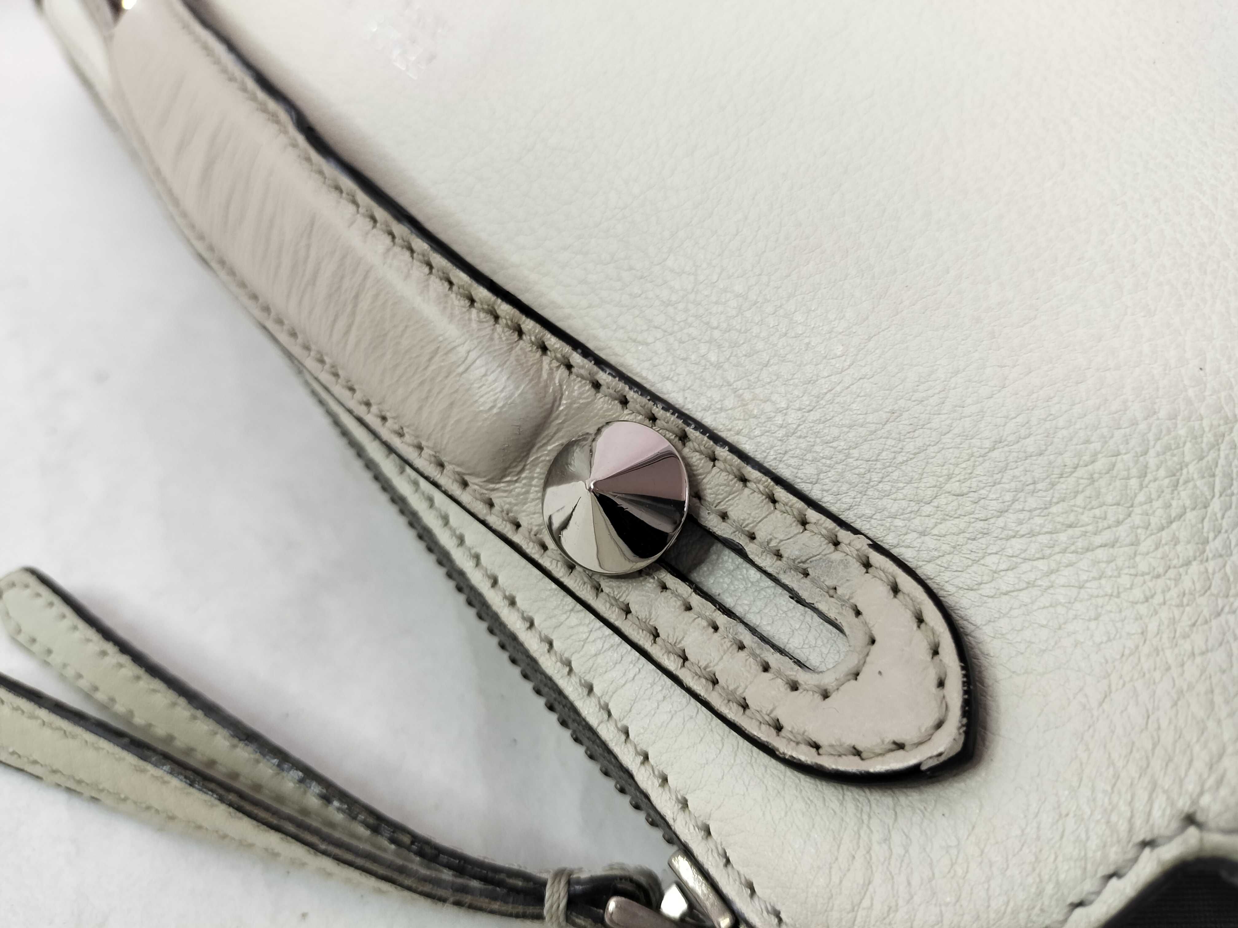 By The Way Medium Leather Shoulder Bag Handbag — view 8