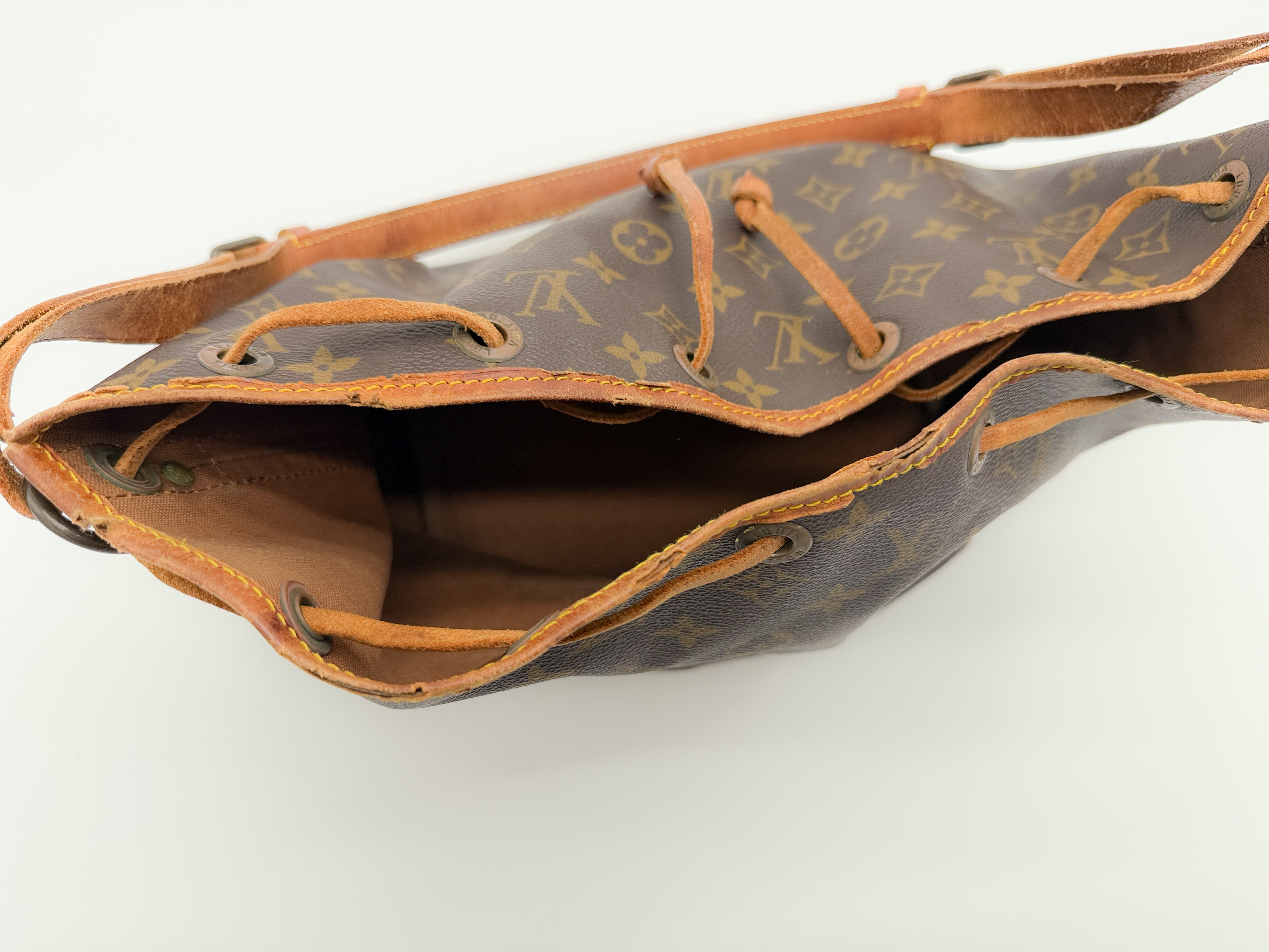 Monogram M42226 Petit Noé 883 Shoulder Bag — view 9
