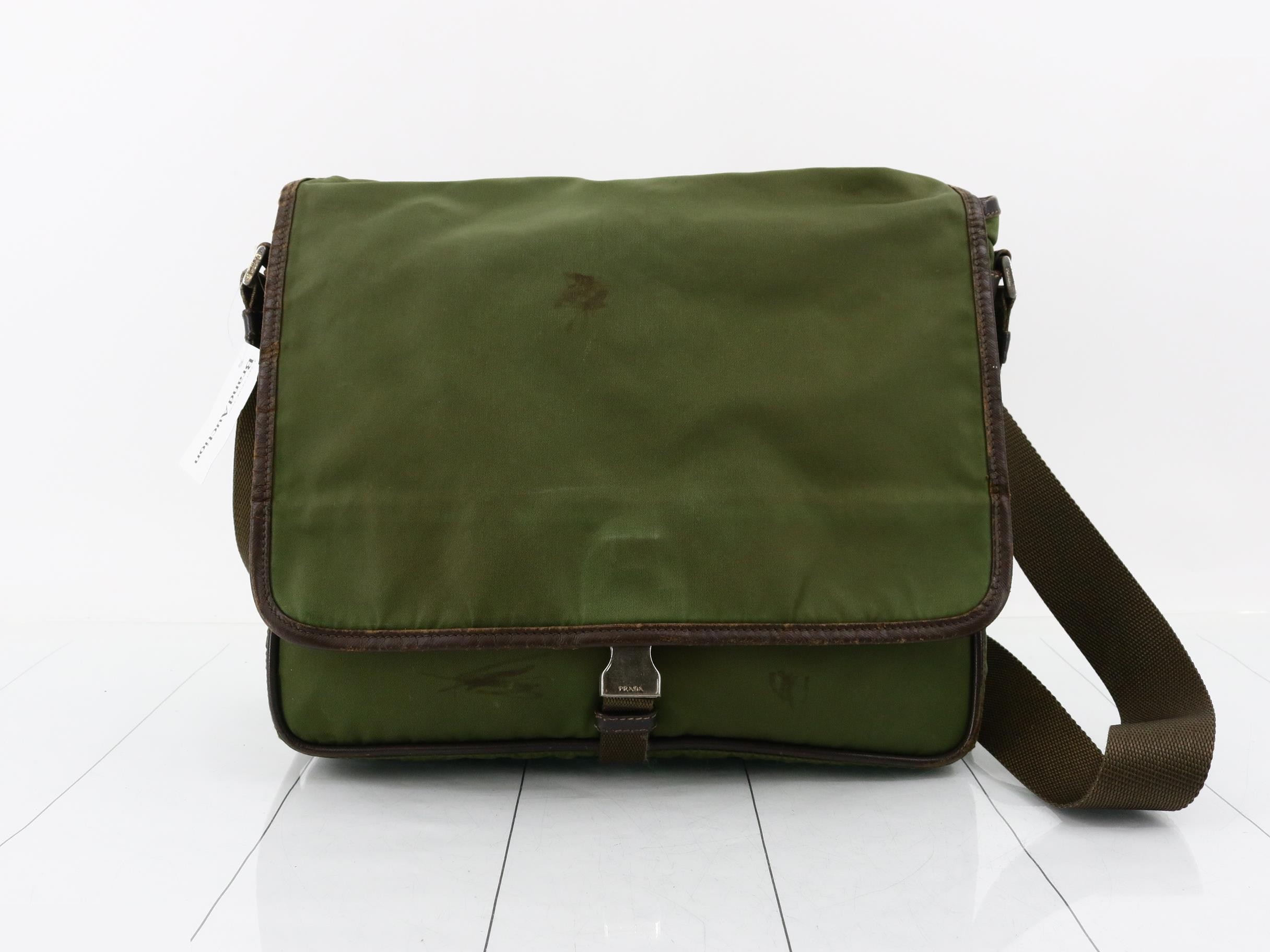 Nylon shoulder bag