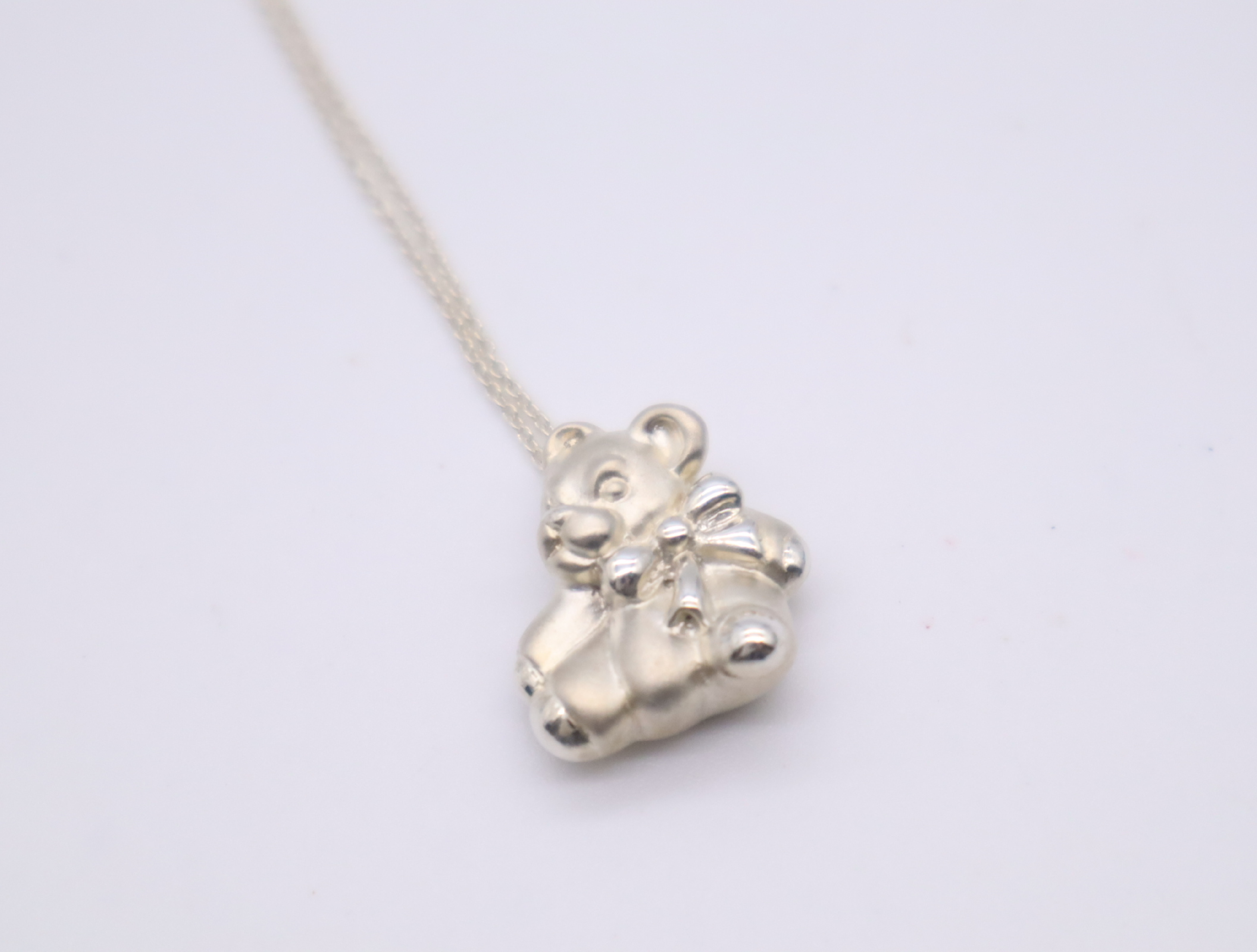 SV925 Teddy Bear Necklace with Storage Bag and Box — view 4