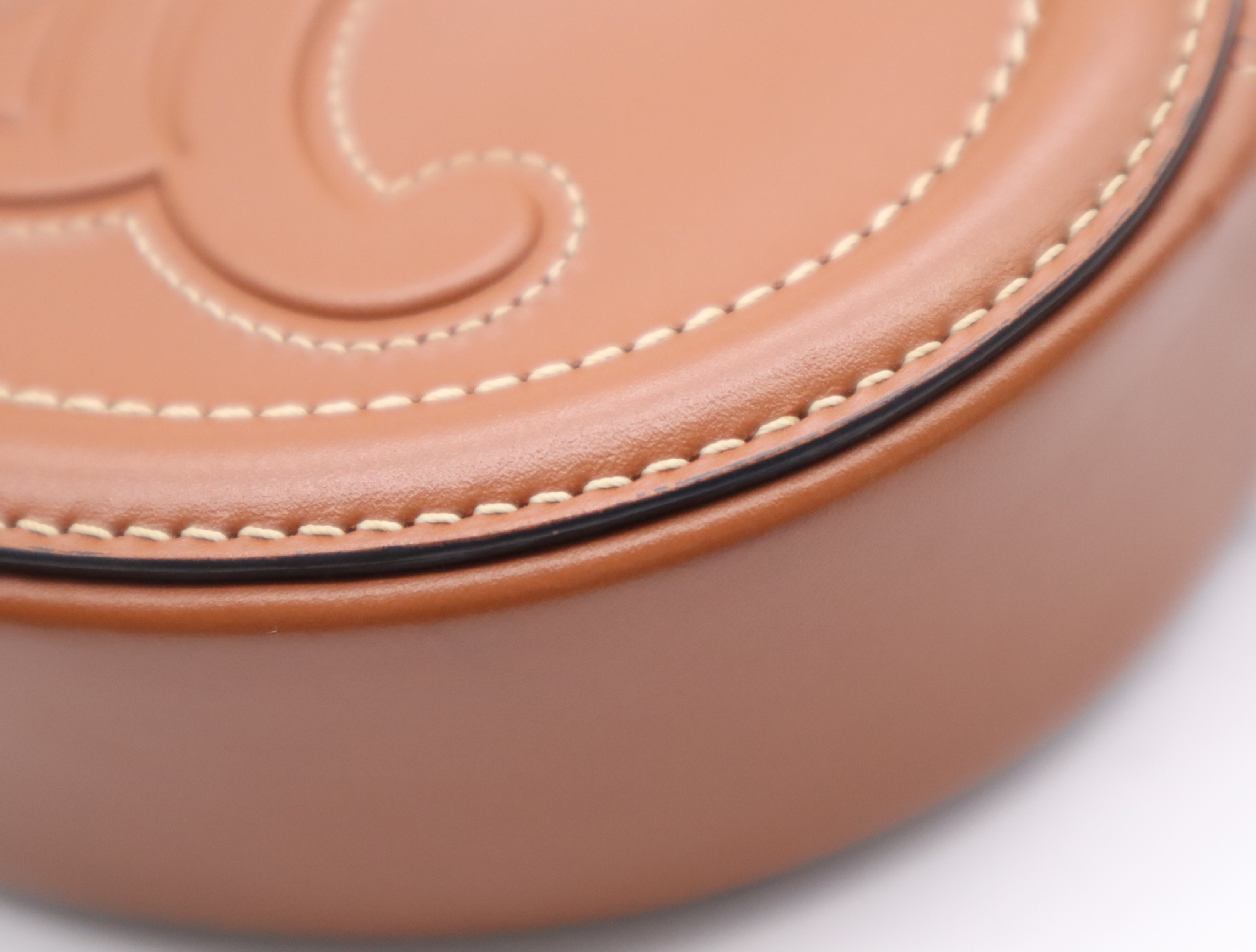 Calf Triomphe Oval Purse Cuir Brown Gold Hardware Shoulder Bag — view 7